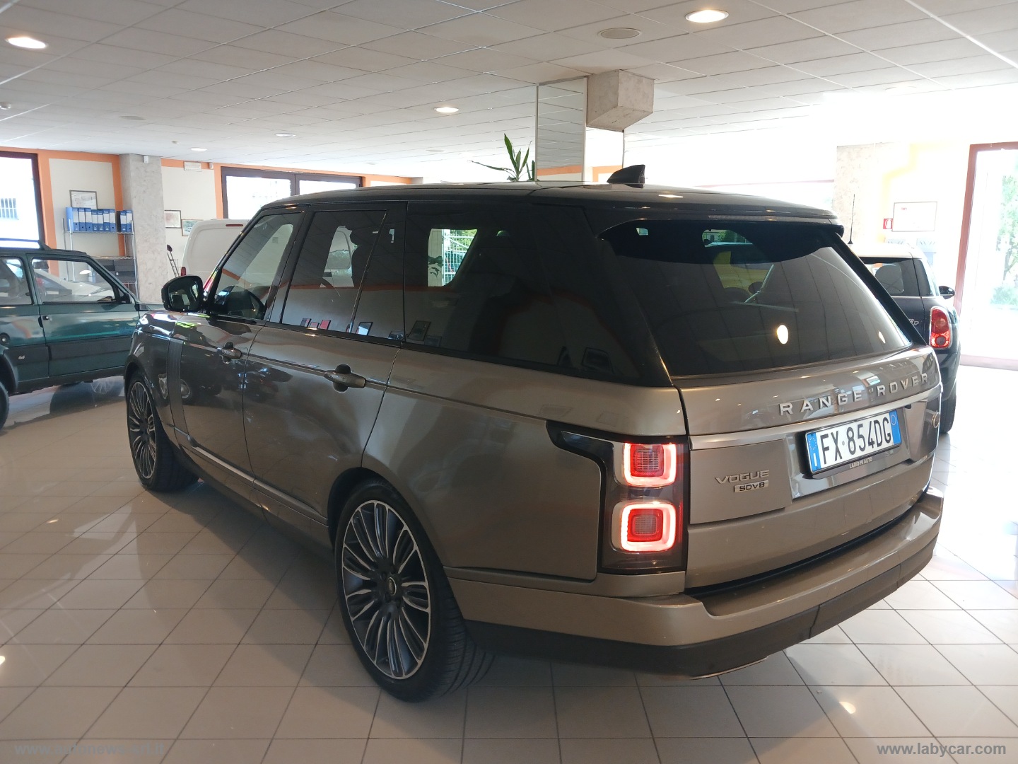 Range Rover 4.4 SDV8 FULL OPTIONAL FULL OPTIONAL TAGLIANDO APPENA ESEGUITO - immagine 7