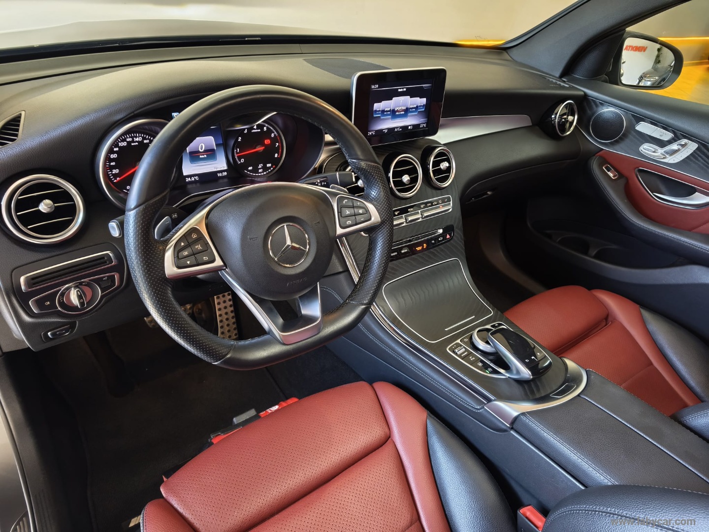 GLC 250 4Matic Coupé Premium AMG - immagine 7