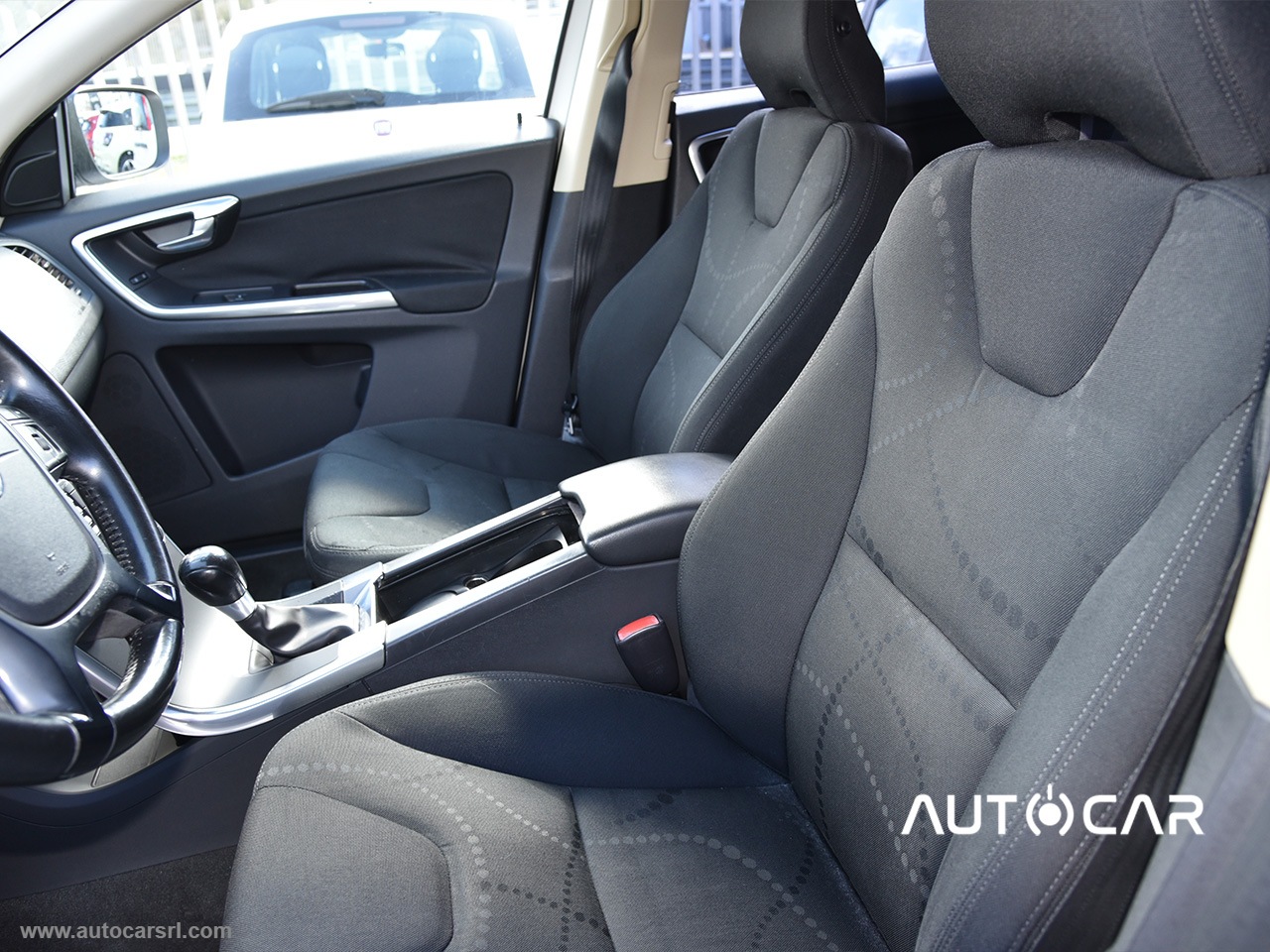 XC60 D4 AWD Momentum - immagine 7