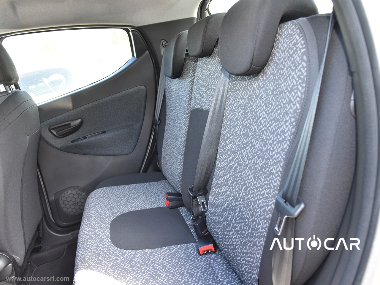 Ypsilon 1.0 FireFly 5p.S&S Hybrid Silver PLUS S - immagine 7