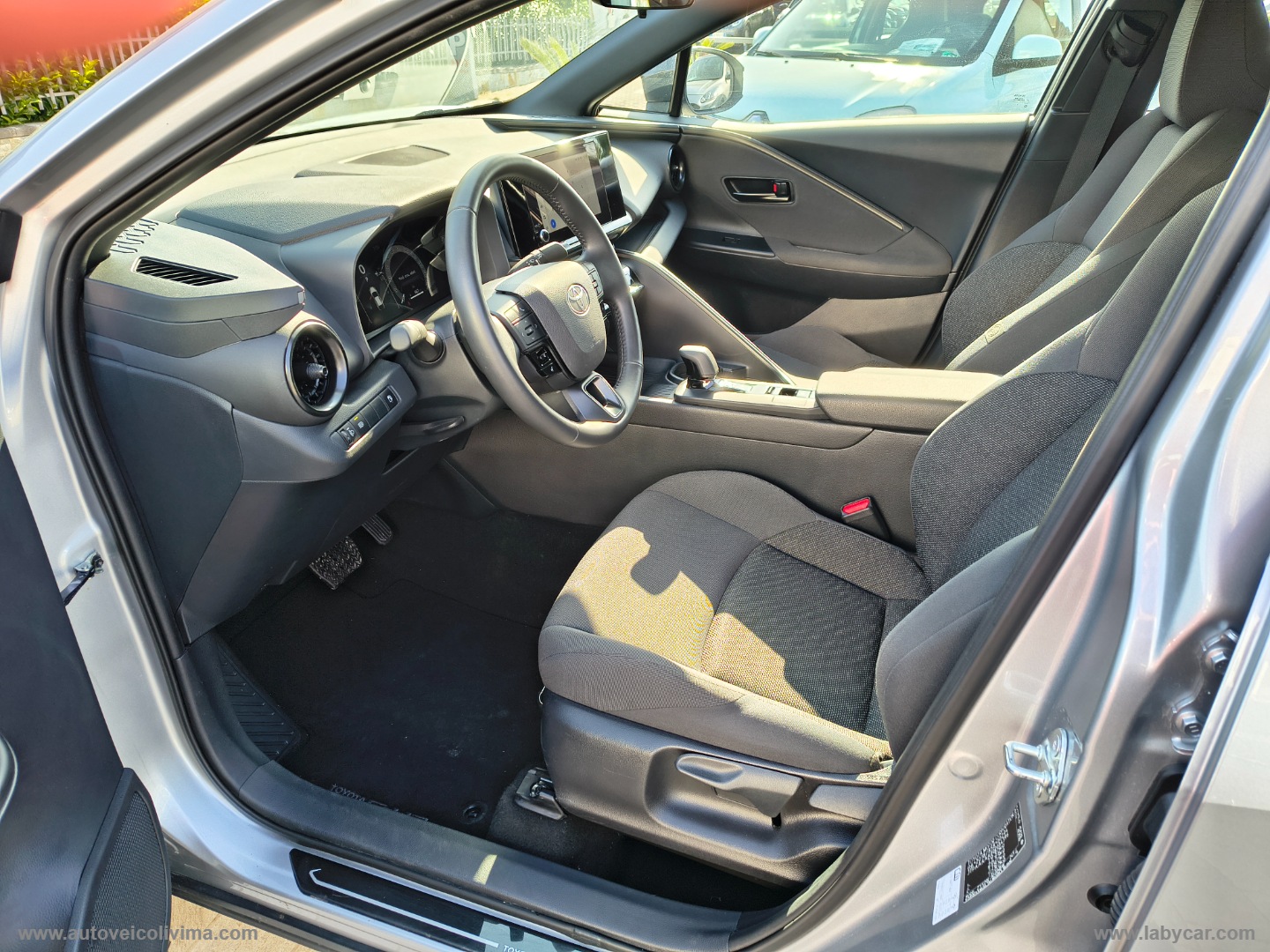 C-HR 1.8 HV Active - immagine 7