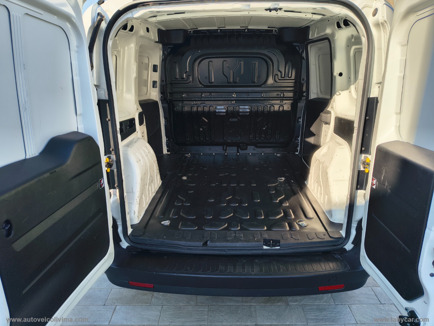 Doblò 1.6 MJT 105CV PC-TN Cargo Lounge 3 POSTI - immagine 7