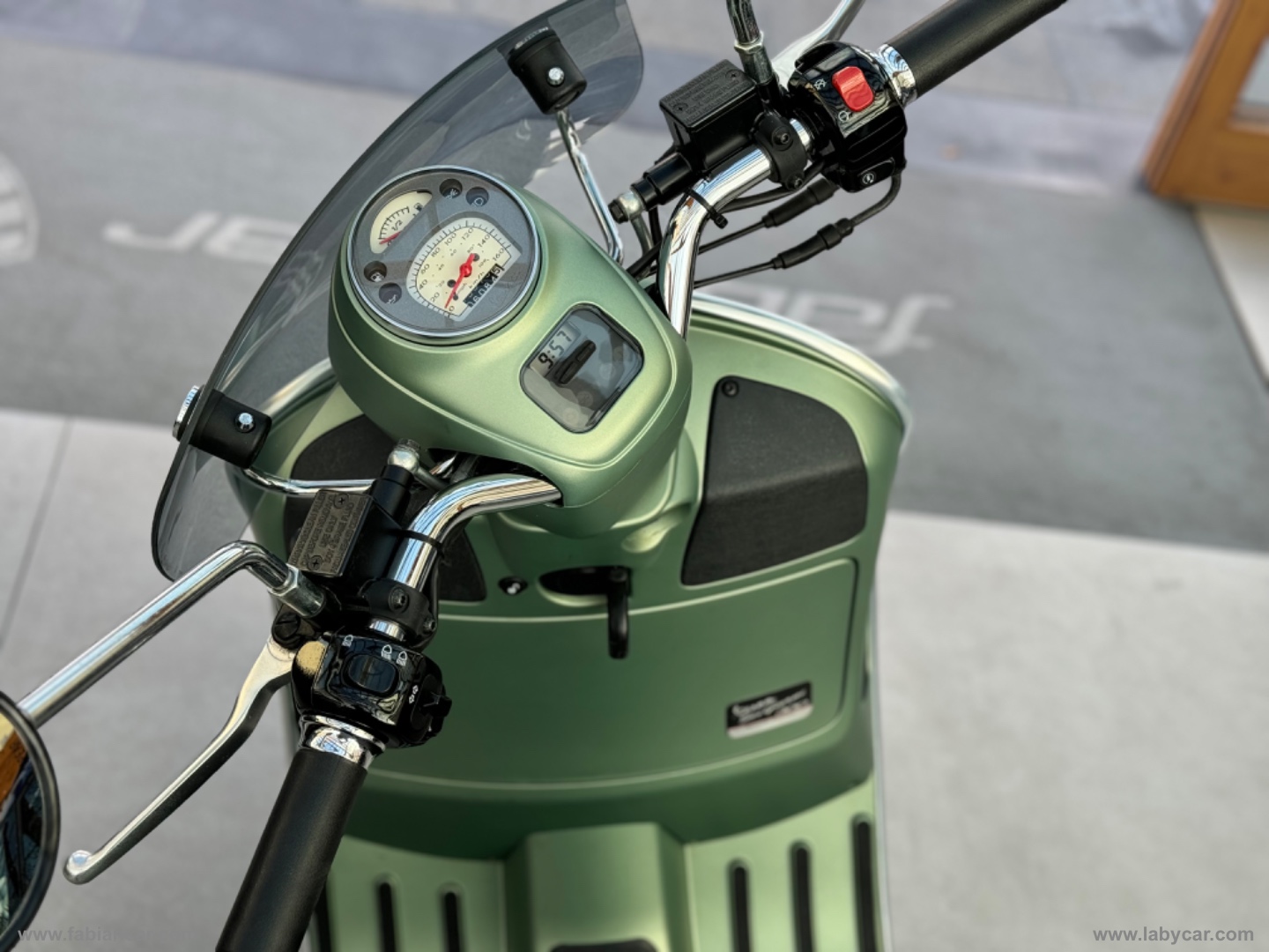 PIAGGIO VESPA SEI GIORNI 300CC II EDITION - immagine 7
