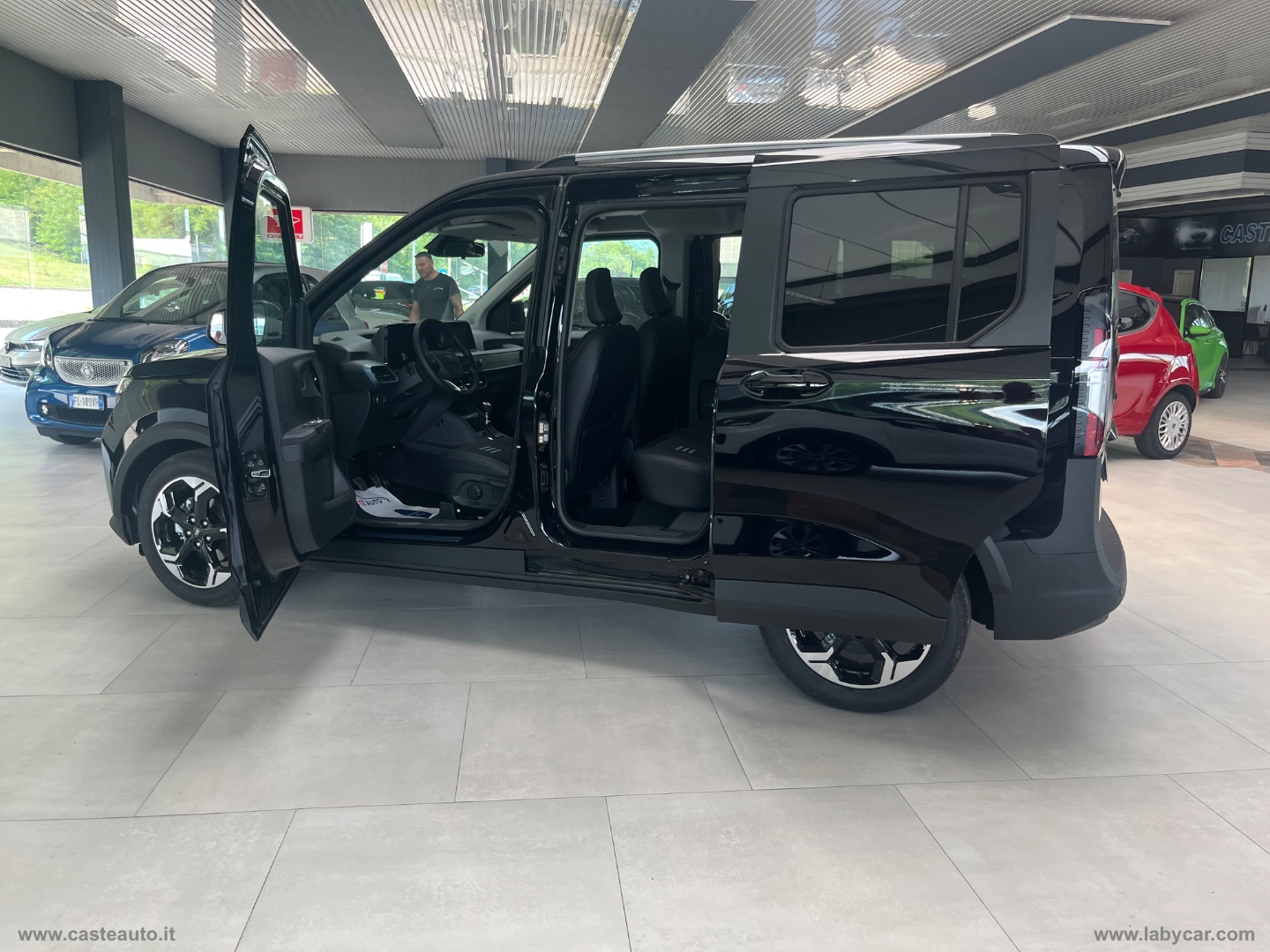 Tourneo Courier 1.0 EcoBoost Active - immagine 7