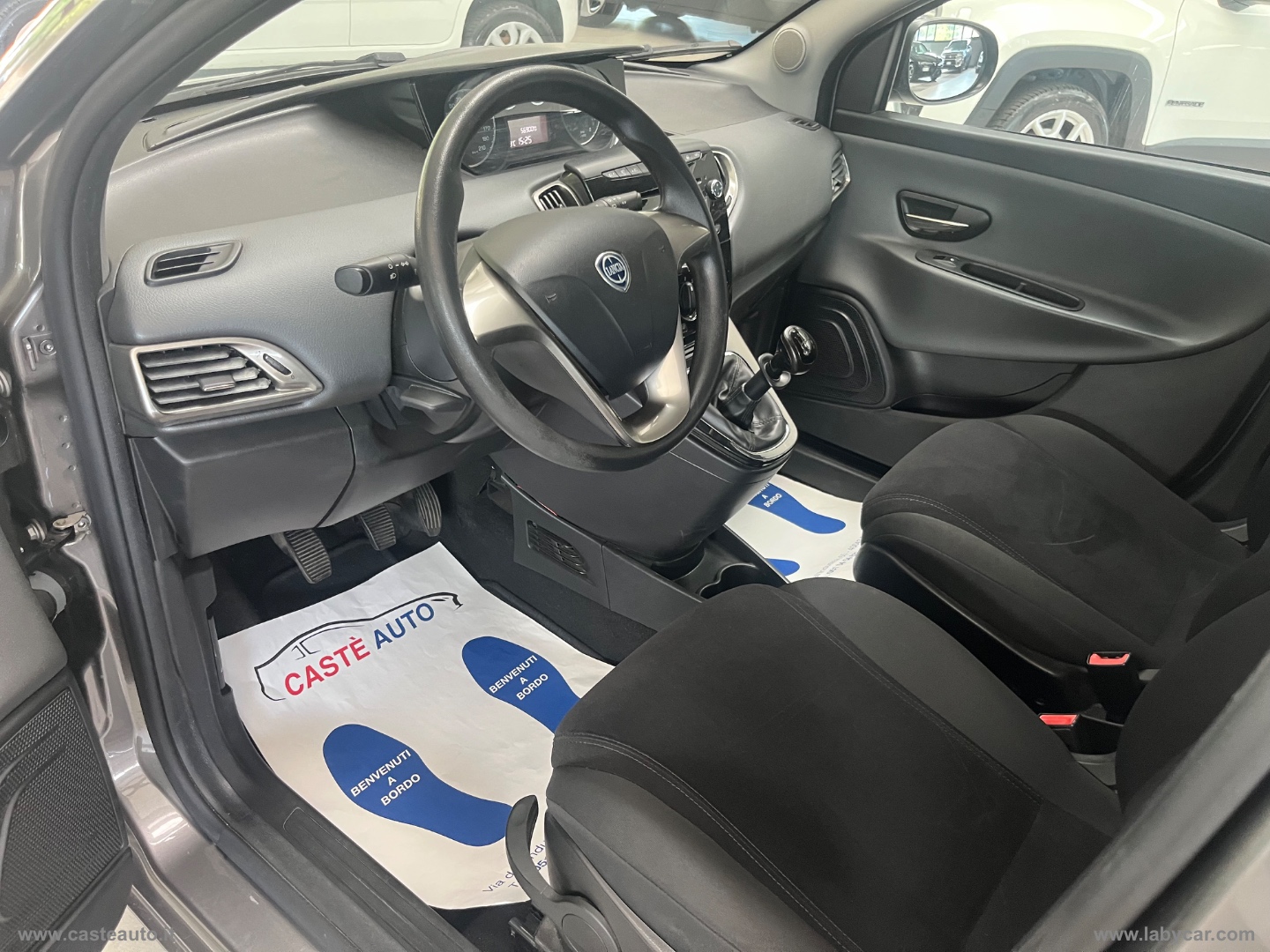 Ypsilon 1.2 69 CV 5p. Gold CON 56900 KM - immagine 7