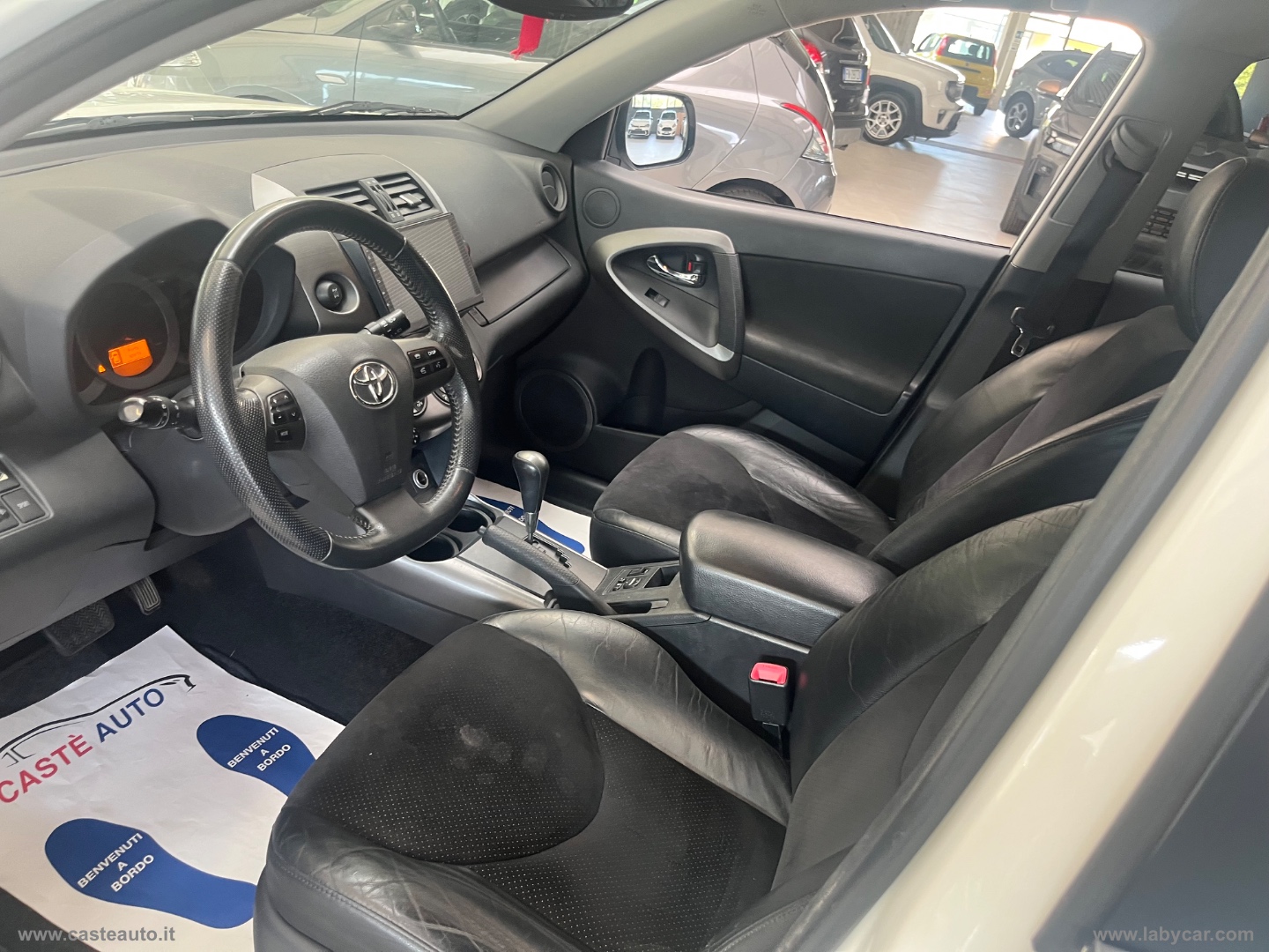 RAV4 Crossover 2.2 D-Cat A/T 150 CV Lux. - immagine 7