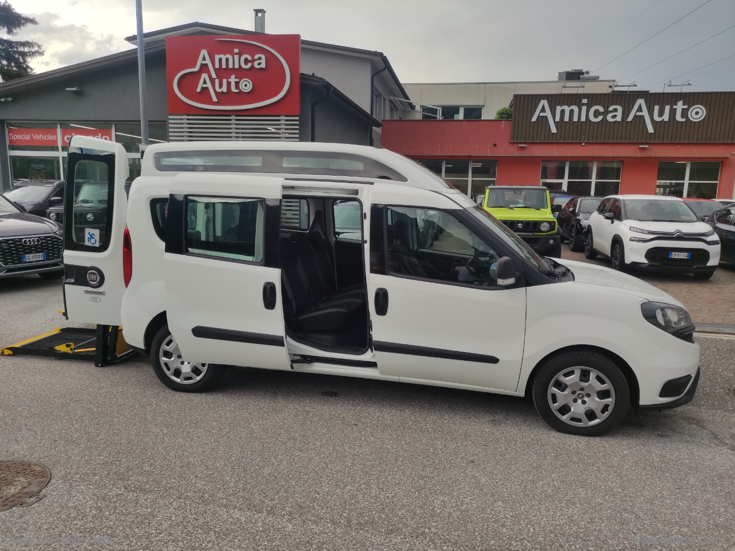 Doblò 1.6 MJT 120 PL Combi Maxi Loun. TETTO ALTO CON PEDANA POST. PER OSPITI DISABILI - immagine 7