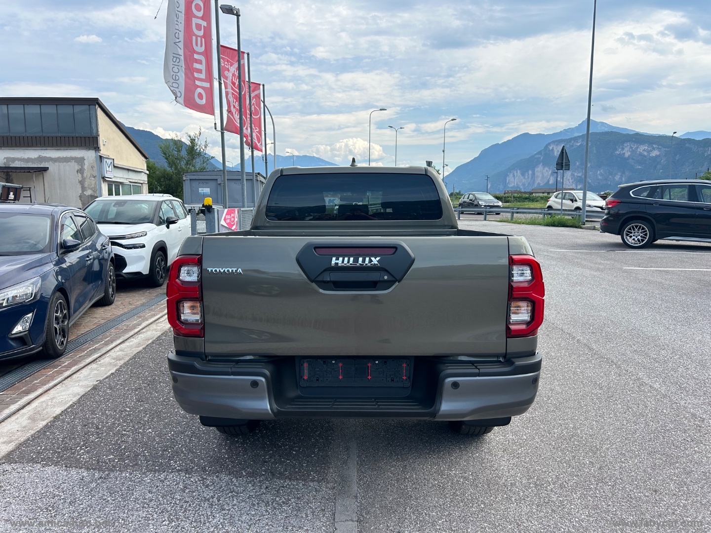 Hilux 2.8 D-4D 48V A/T 4WD DC Invincible - immagine 7