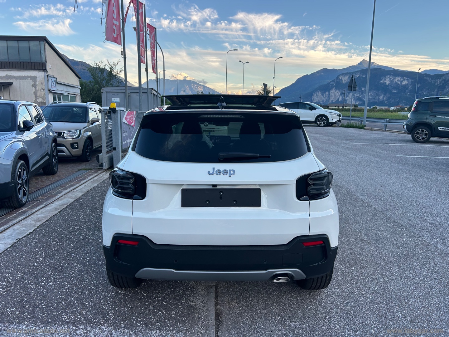 Avenger 1.2 Turbo 110CV e-Hybr. Summit VERNICE BICOLORE BIANCO/TETTO NERO - immagine 7