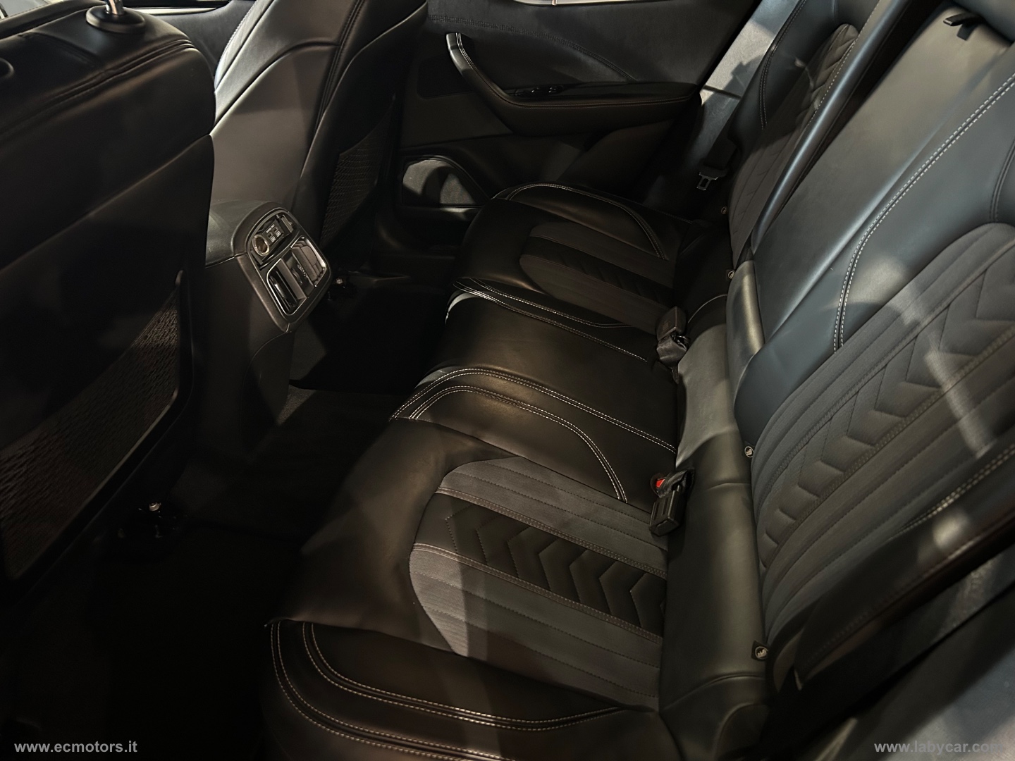 Levante V6 Diesel 275 CV AWD Granlusso - immagine 7