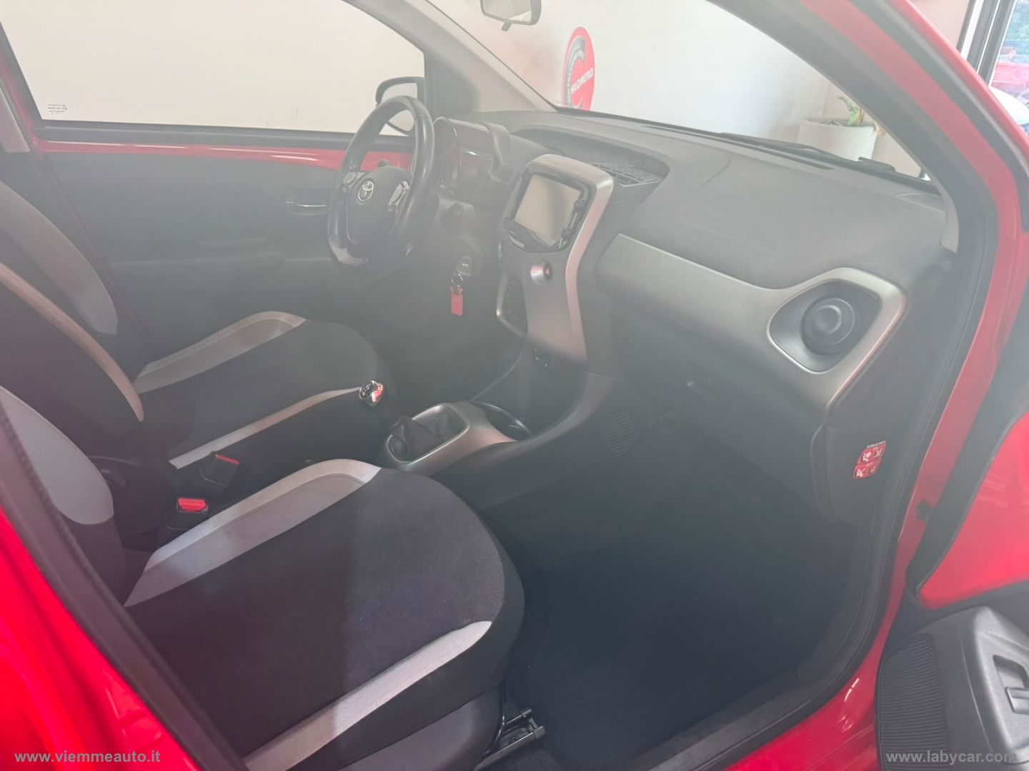 Aygo 1.0 VVT-i 69 CV 5p. x-play - immagine 7