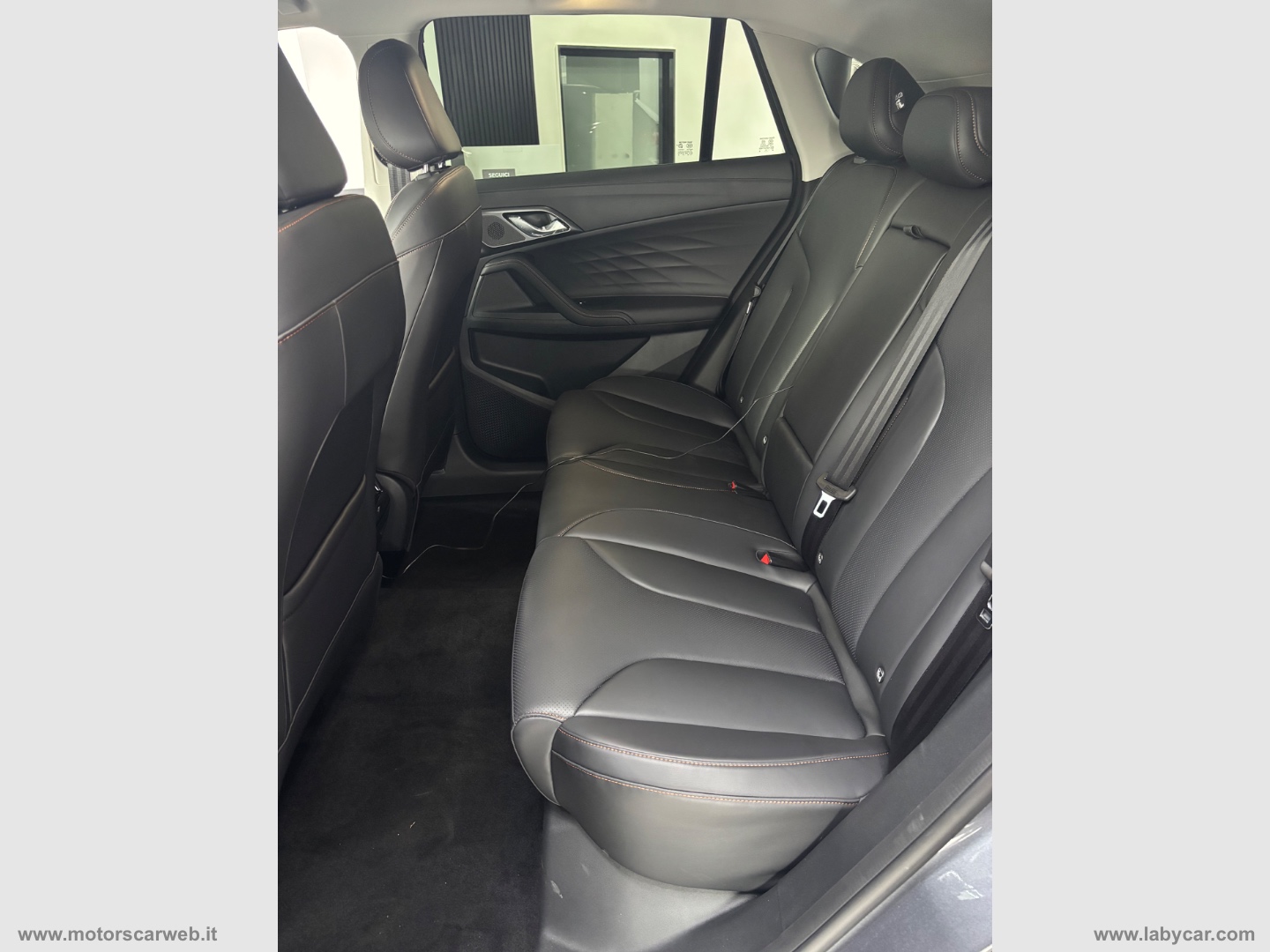 HS 1.5 PHEV Luxury - immagine 7