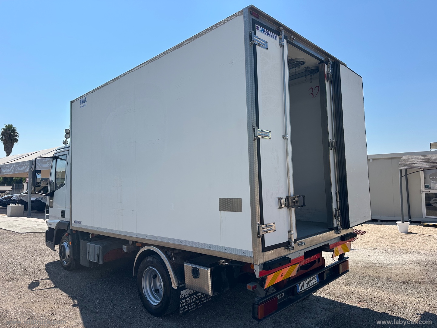 EUROCARGO 75E17 FRIGO+GANCIERE CARNI ATP 2031 - immagine 7