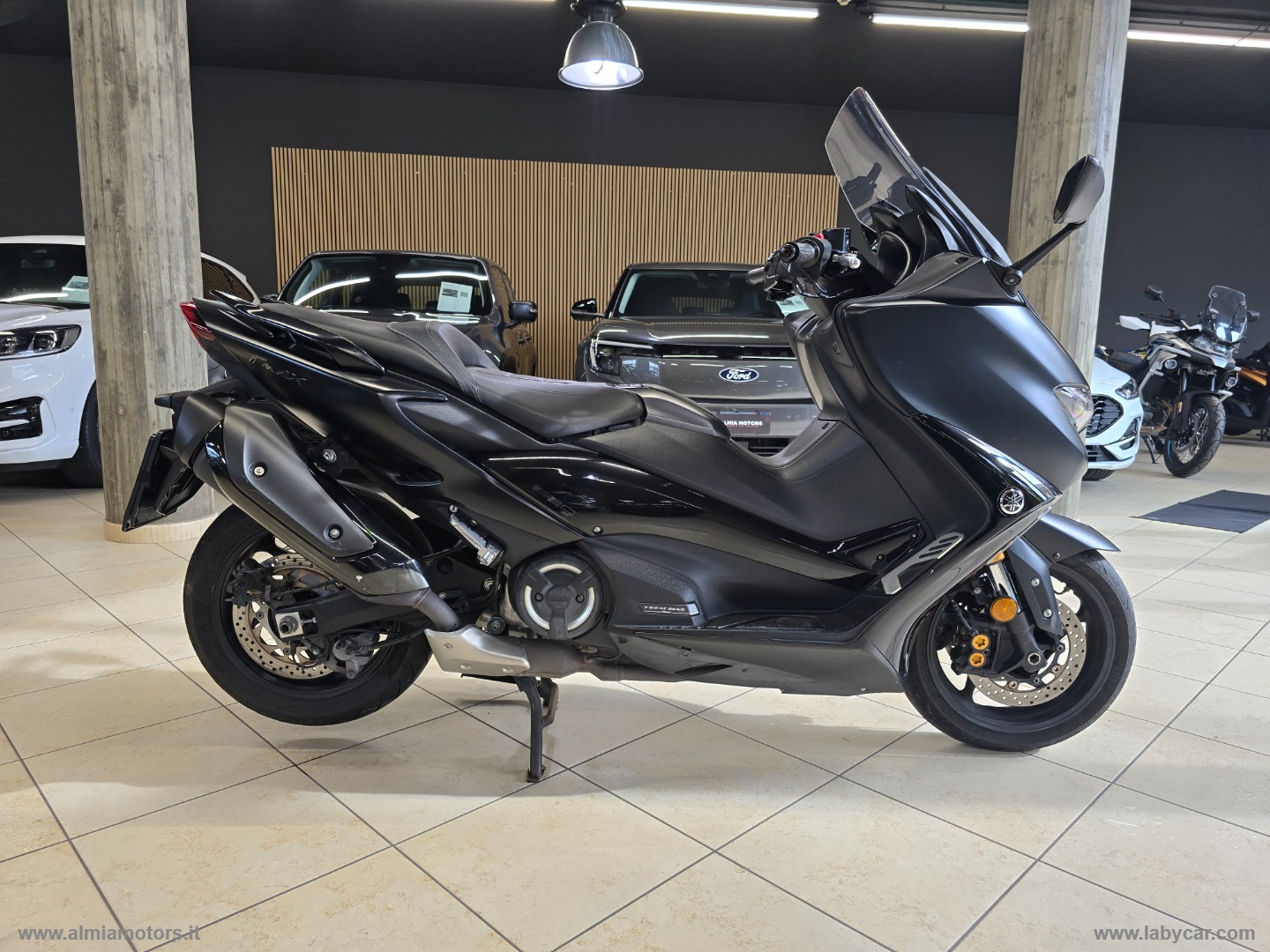 T Max 560 - immagine 7