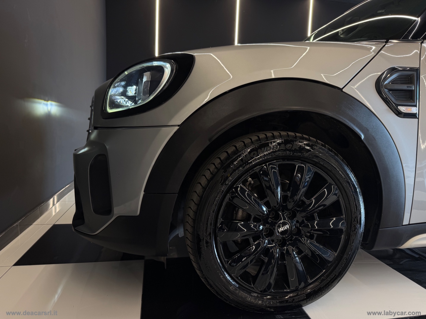 Mini Cooper D Essential Countryman - immagine 7