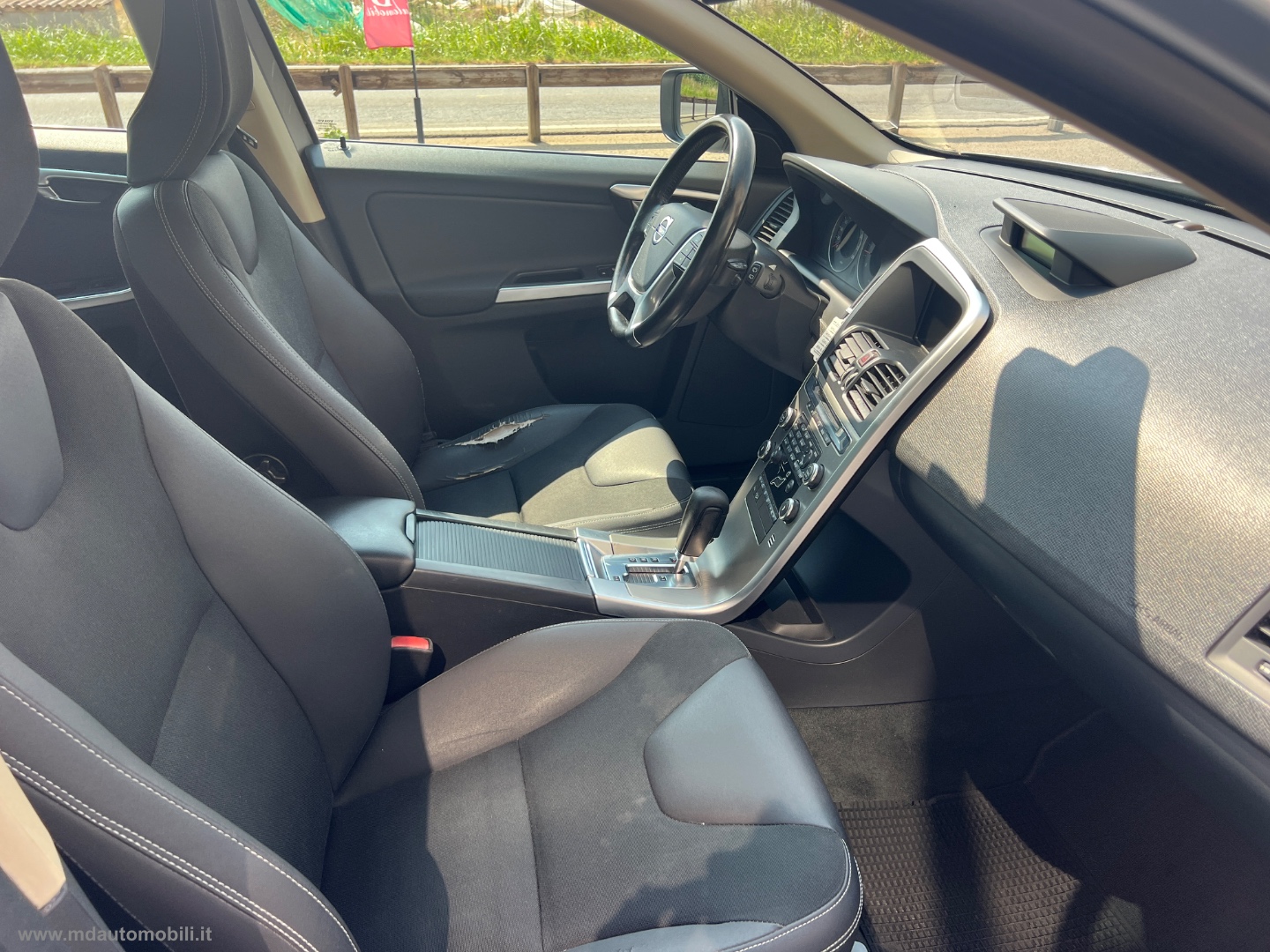 XC60 2.4 D 163CV AWD Geartronic Momentum MOLTO BEN TENUTA - immagine 7