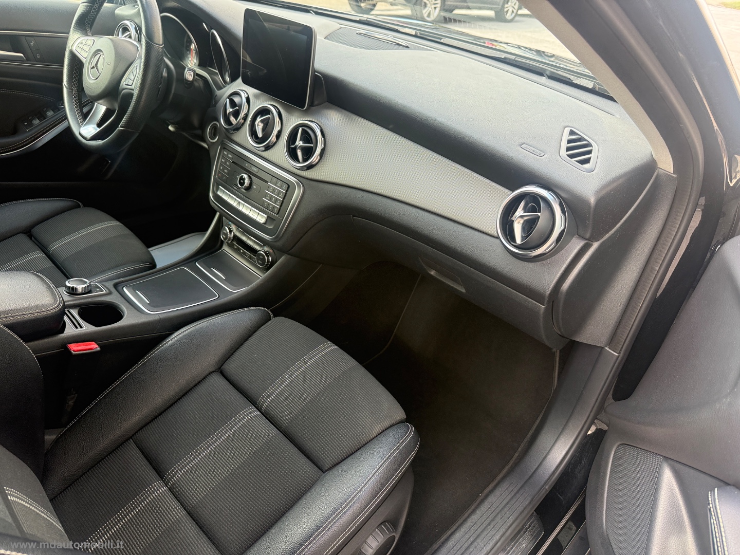 GLA 200 d Automatic 4Matic Sport LED CAMERA NAVI - immagine 7