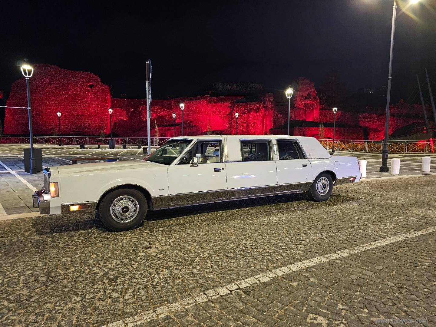 TOWN CAR - immagine 7