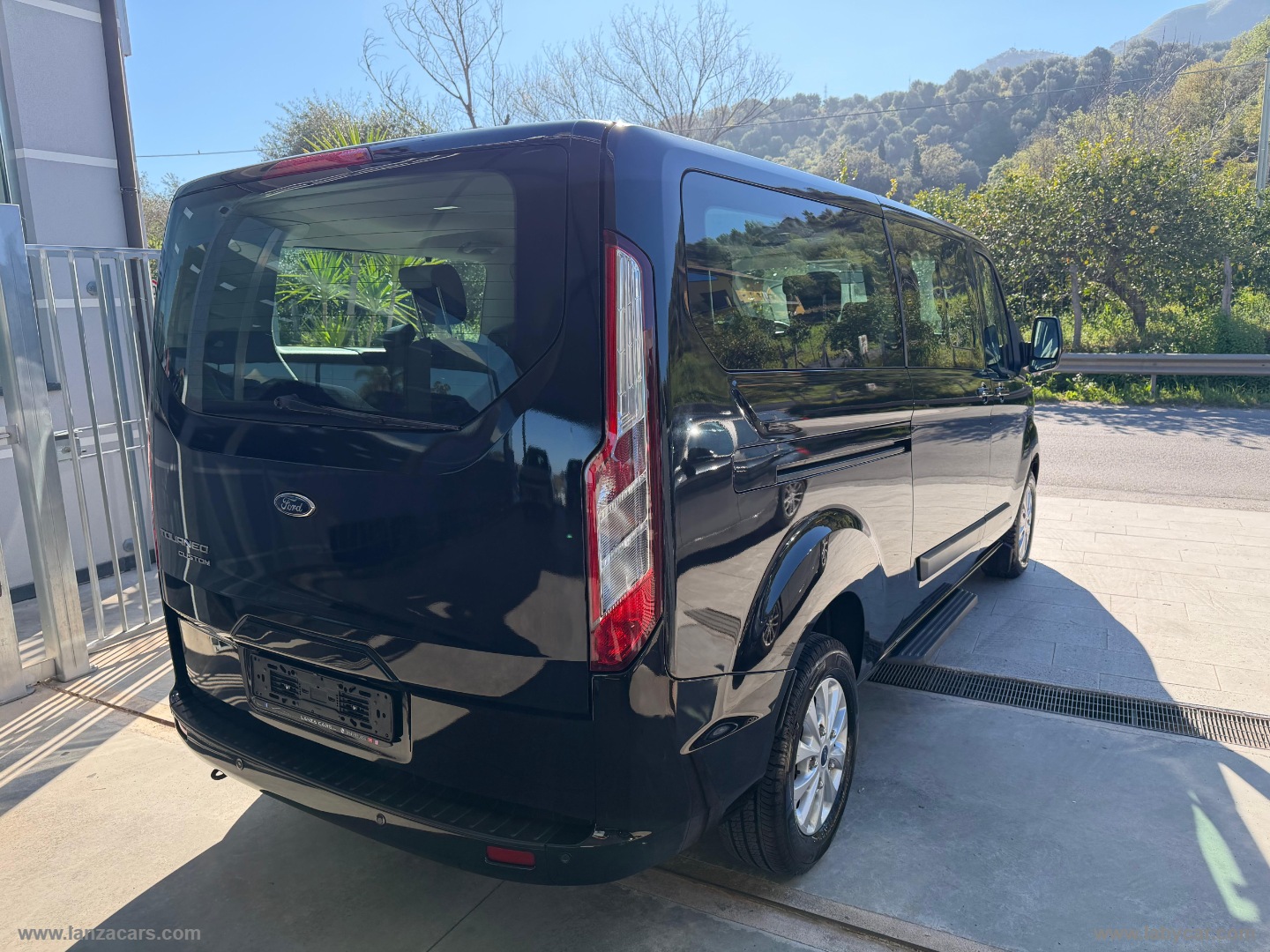 Tourneo Custom 320 2.0 TDCi 105 PL Trend - immagine 7