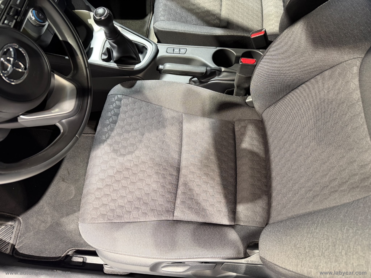 Yaris 1.0 5p. Active - immagine 7