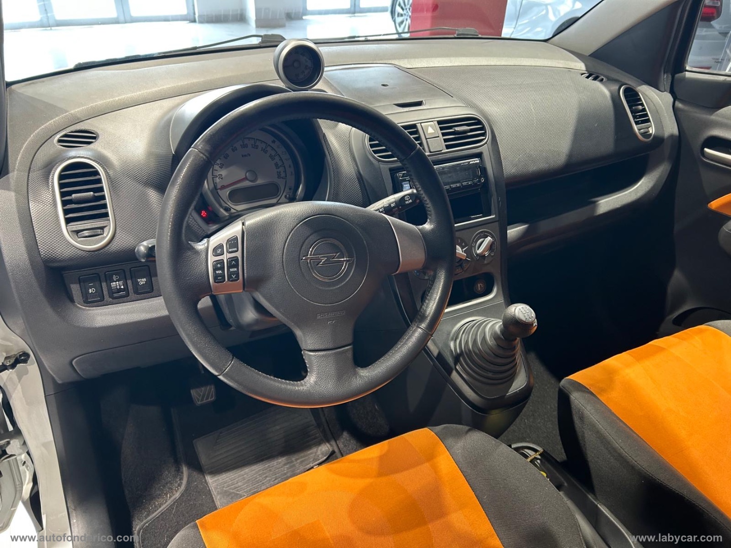 Agila 1.2 86 CV Enjoy - immagine 7