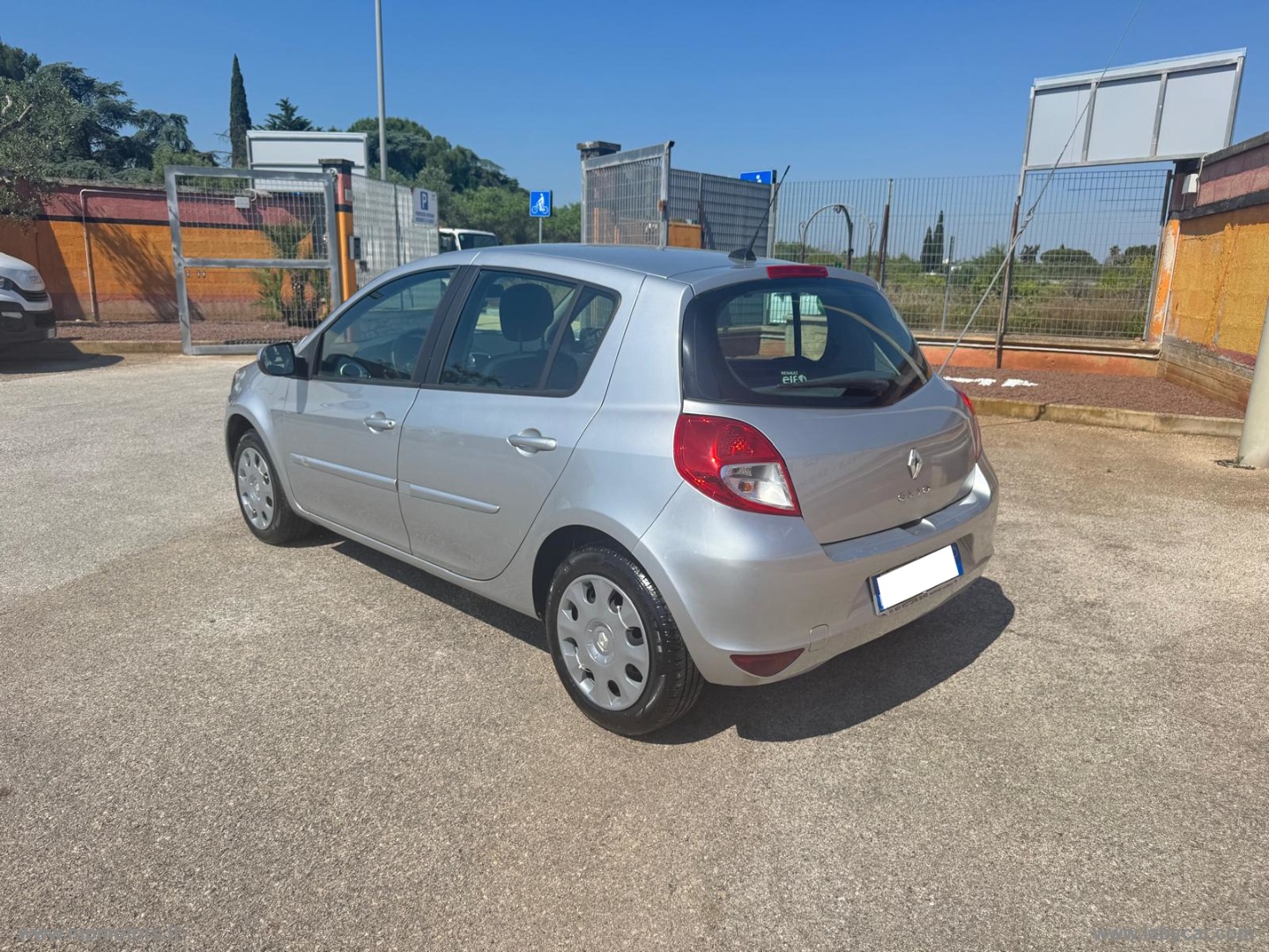 CLIO YAHOO 1.2 75CV GPL - immagine 7