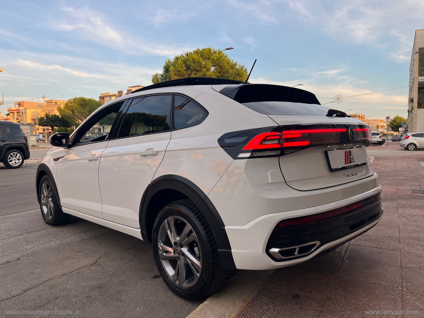 Taigo 1.0 TSI 110 CV DSG R-Line -TETTO - immagine 7
