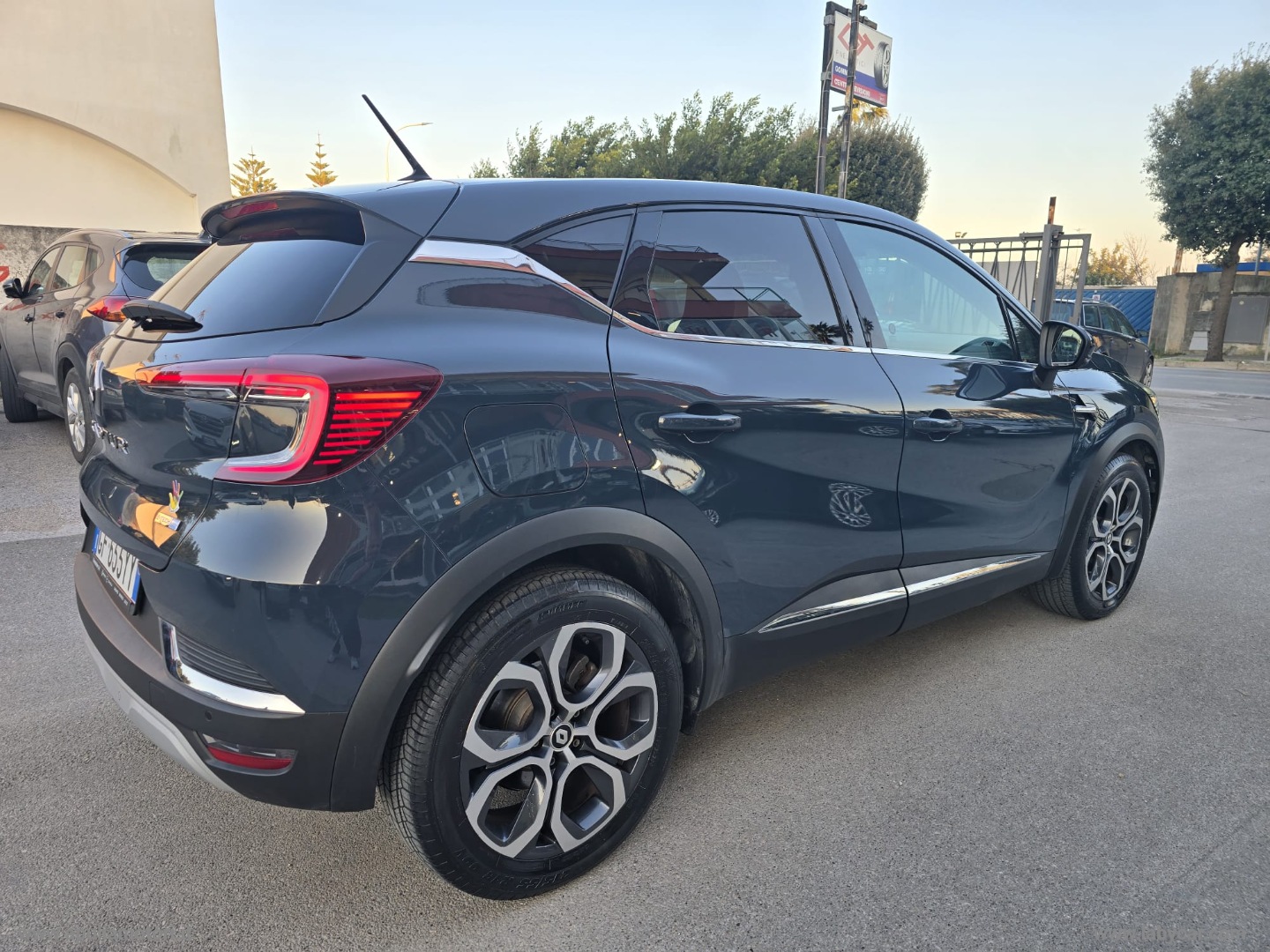 Captur Pl.-in Hybr. E-Tech 160 Init.Par. - immagine 7