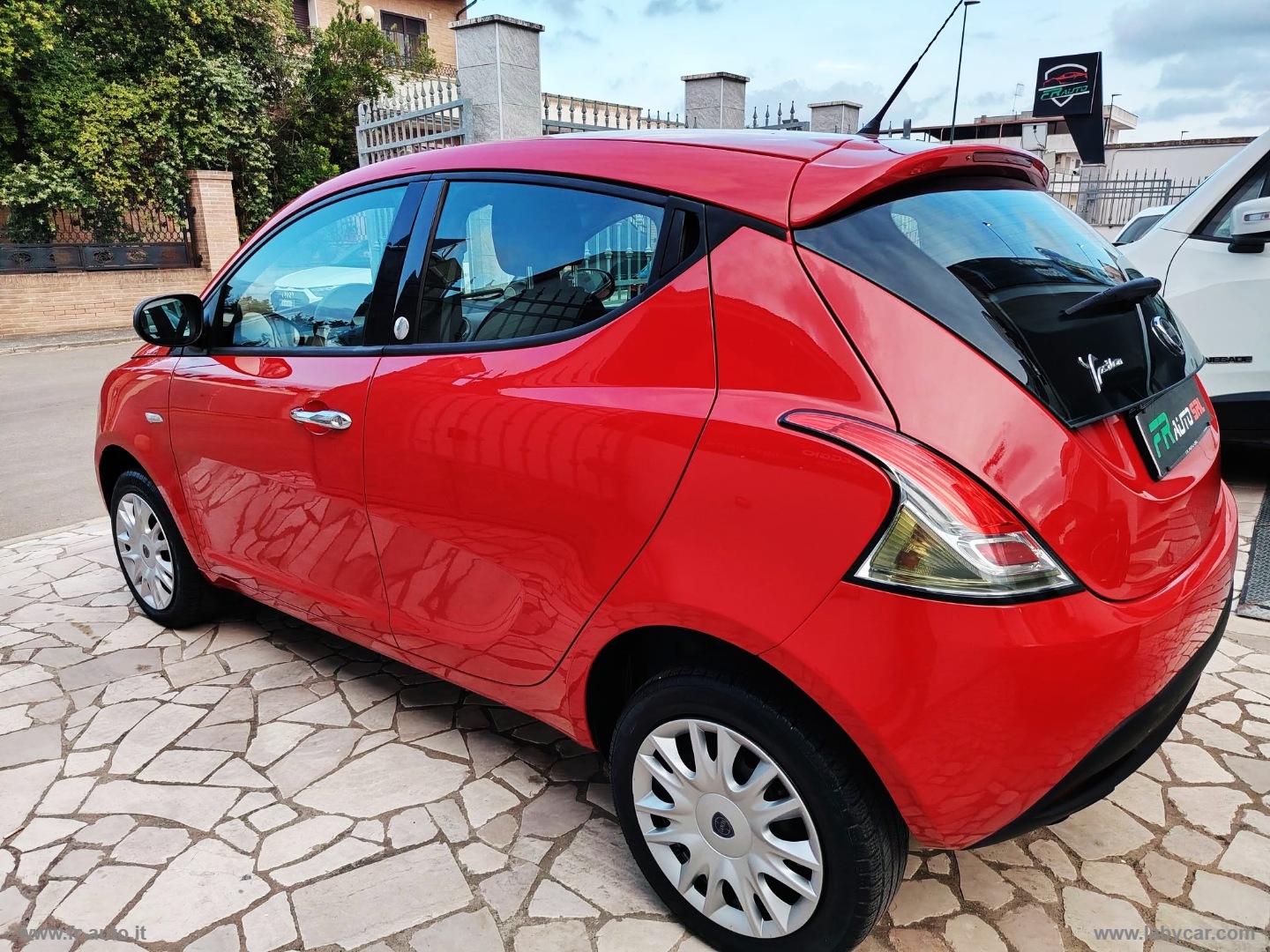 Ypsilon 1.2 69 CV 5p. GPL Ecochic Gold - immagine 7