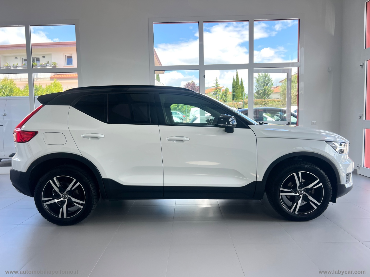 XC40 D3 R-design - immagine 7