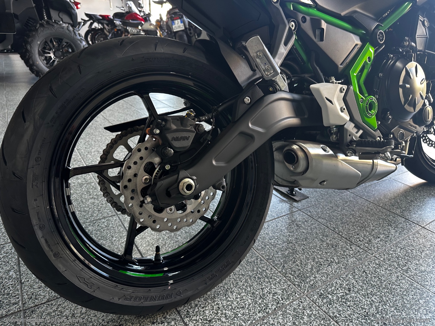 Z 650 Metallic Spark Black / Green - immagine 7