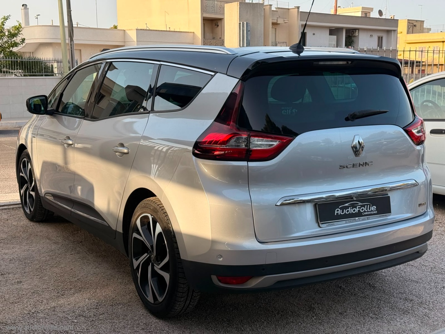 Grand Scénic dCi 8V 110 CV EDC Energy Bose - immagine 7