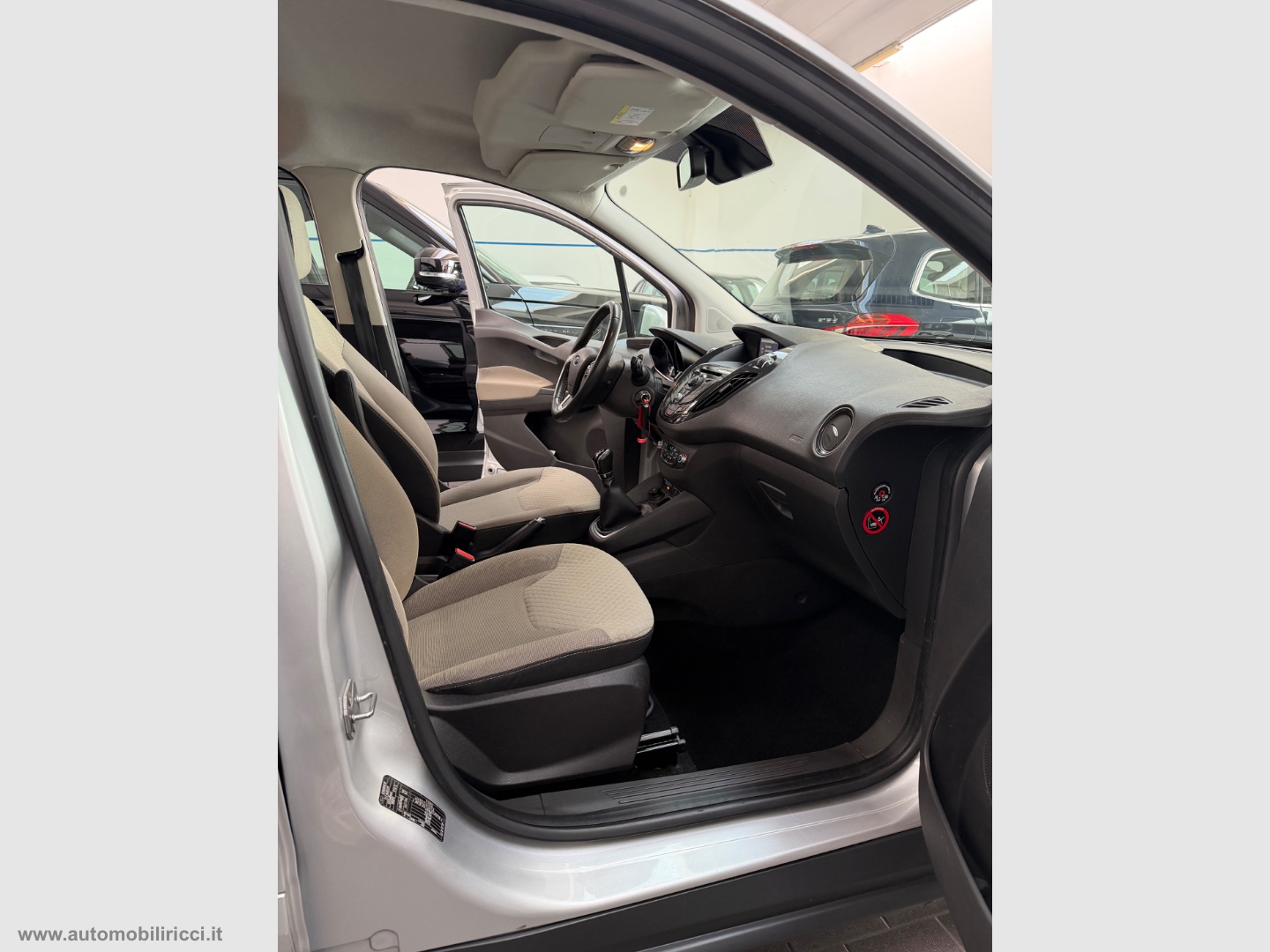 Tourneo Courier 1.0 EcoBoost 100 CV TITANIUM - immagine 7