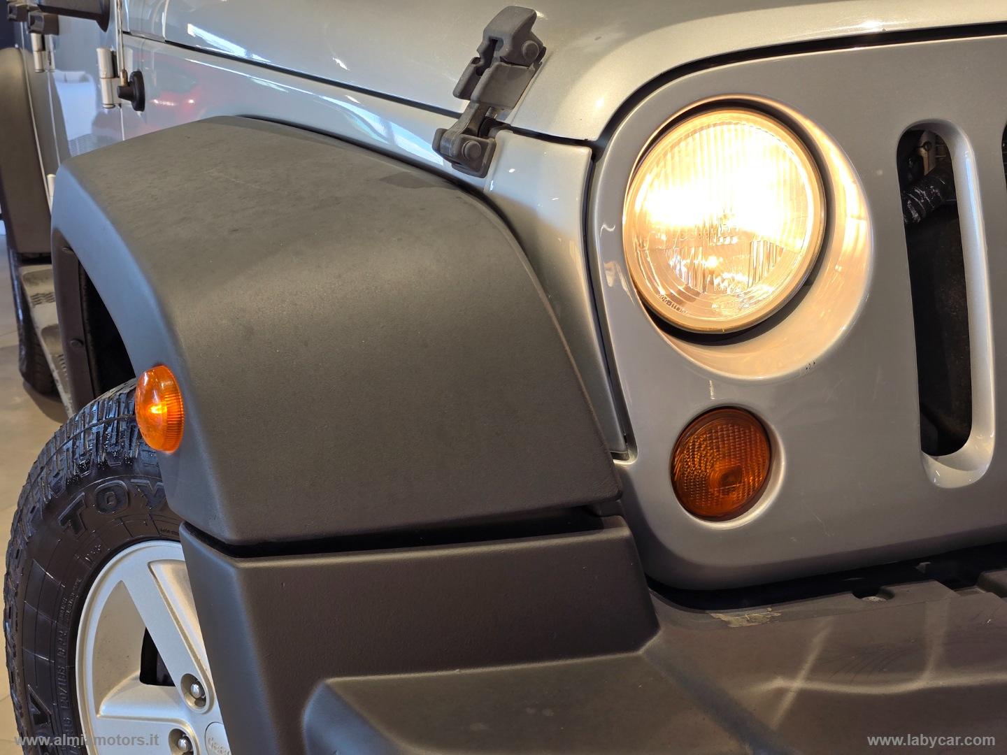 Wrangler Unlimited 2.8 CRD Sport Auto - immagine 7