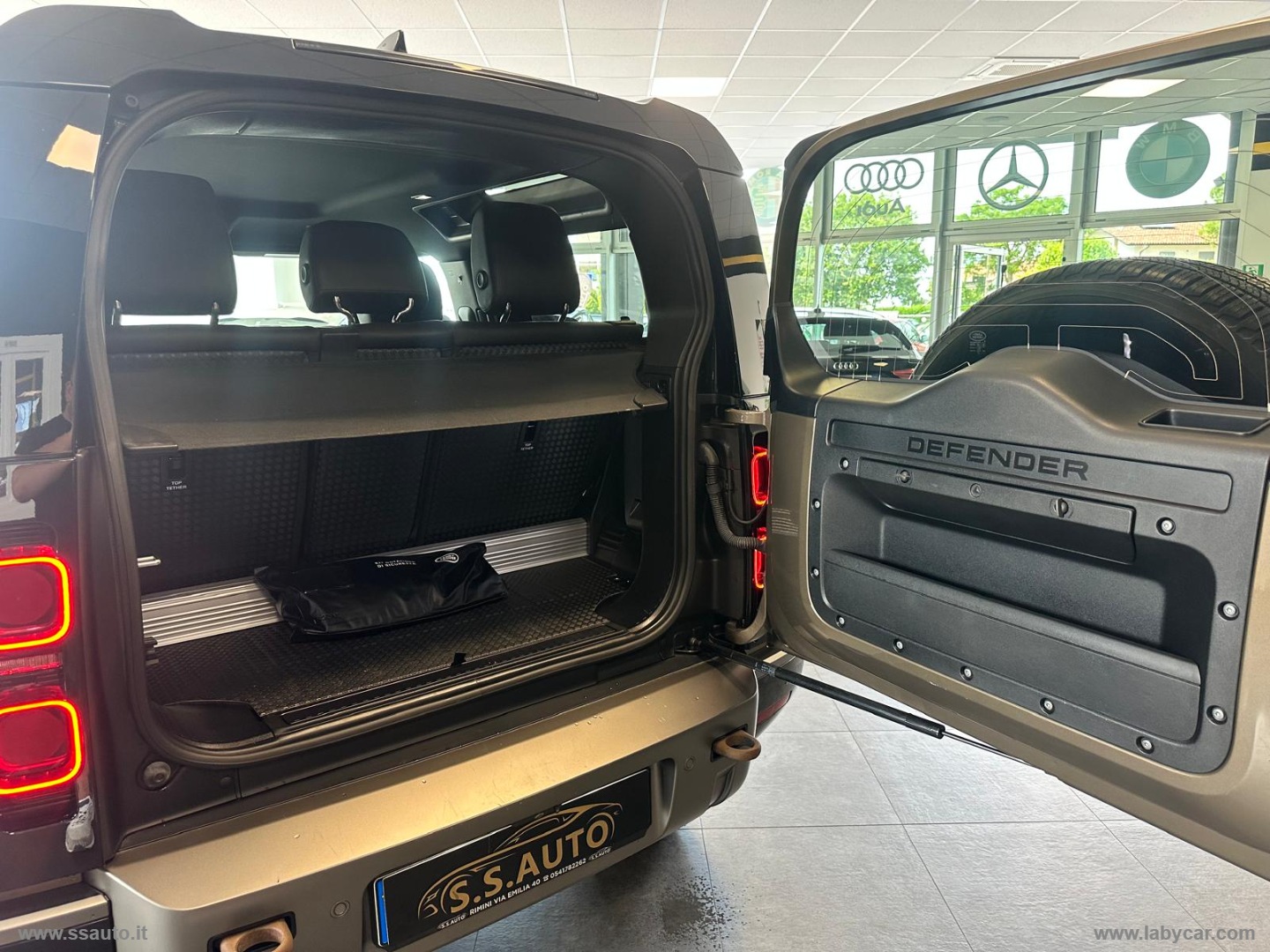 Defender 90 3.0D I6 200 CV X-Dynamic HSE SUPER PROMO!! - immagine 7