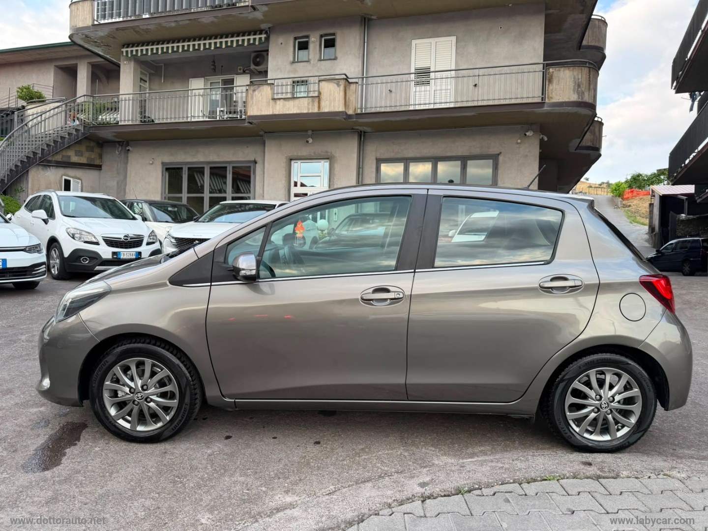 Yaris 1.0 5p. Lounge - immagine 7