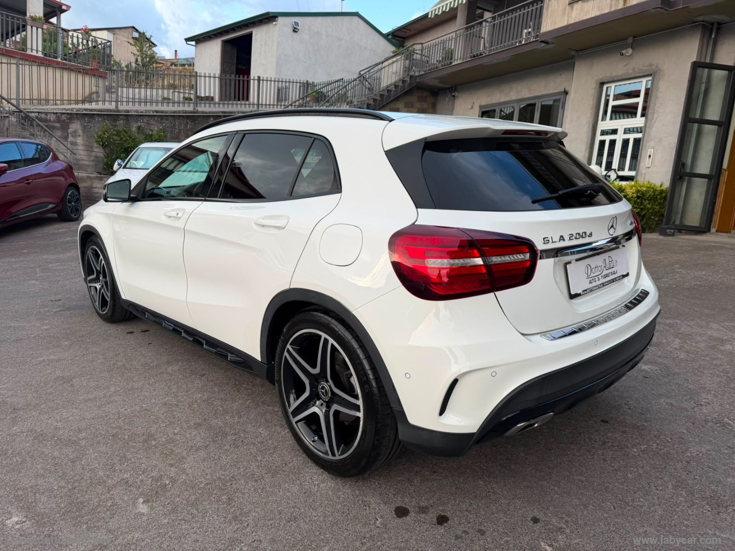 GLA 200 d Automatic 4Matic Premium - immagine 7