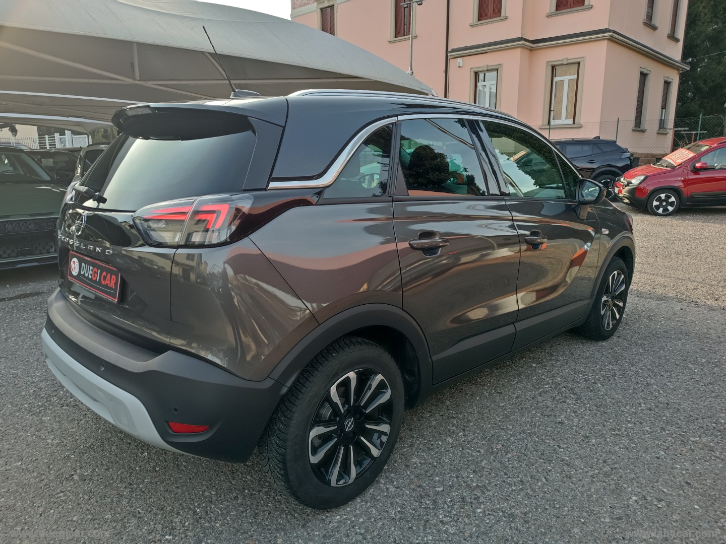 Crossland 1.2 12V S&S Design & Tech - immagine 7
