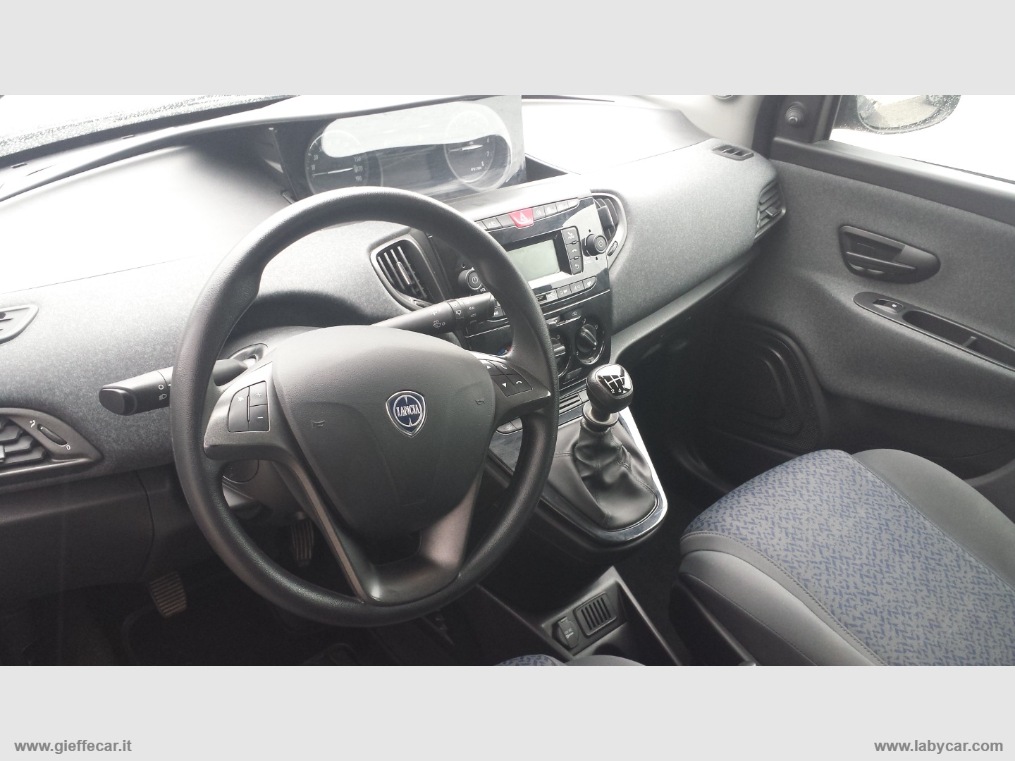 Ypsilon 1.0 FireFly 5p HYBRID - immagine 8