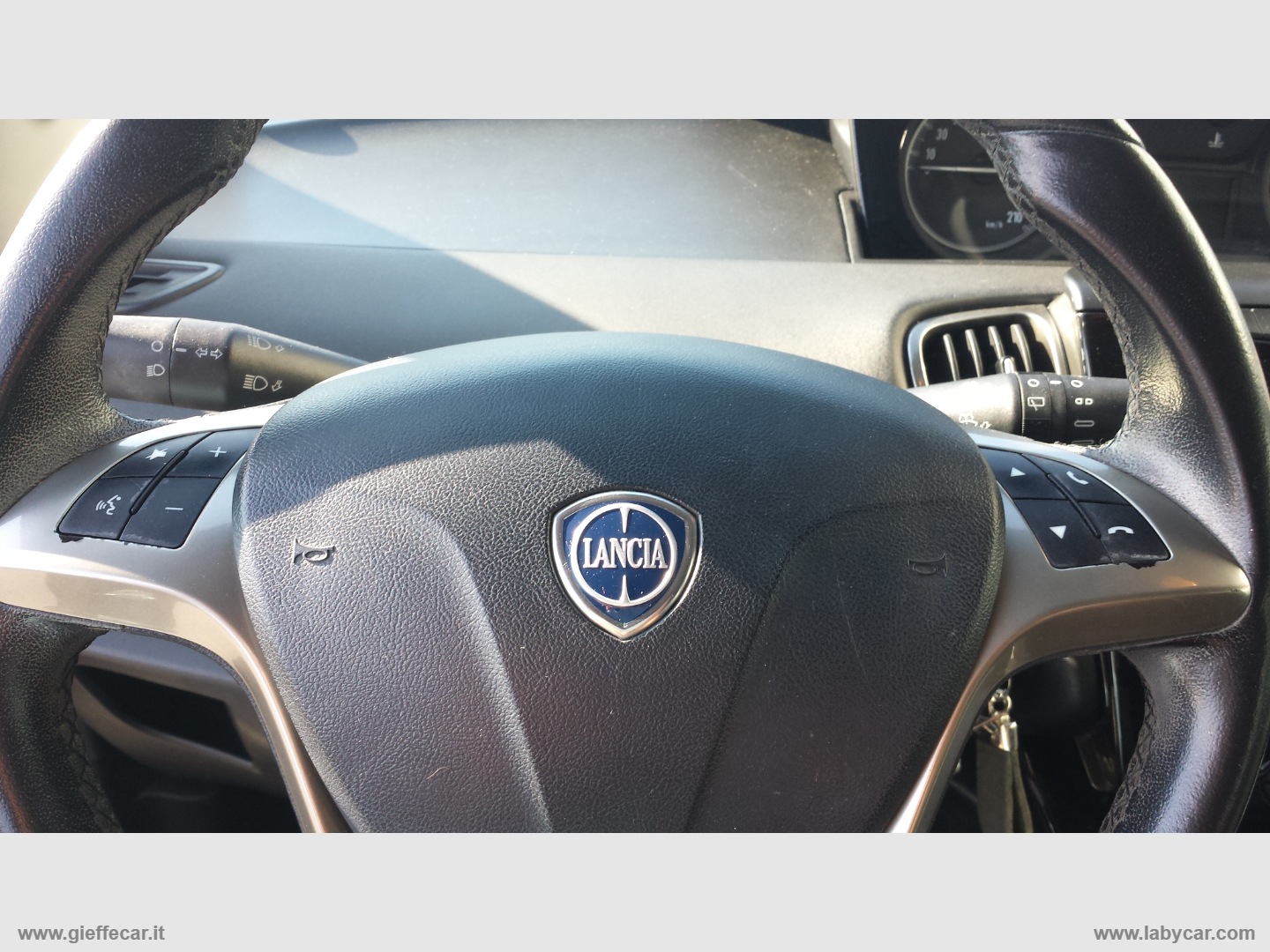 Ypsilon 1.2 69 CV 5p. GPL Ecochic Gold - immagine 8