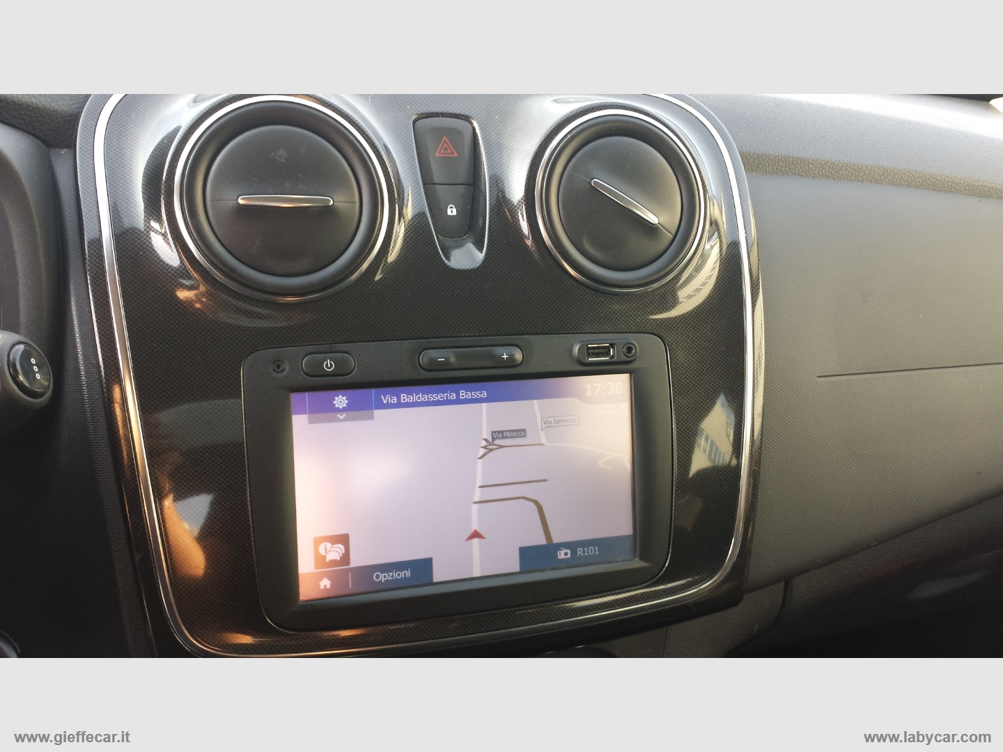 Sandero 1.0 SCe 12V 75 CV Lauréate - immagine 8
