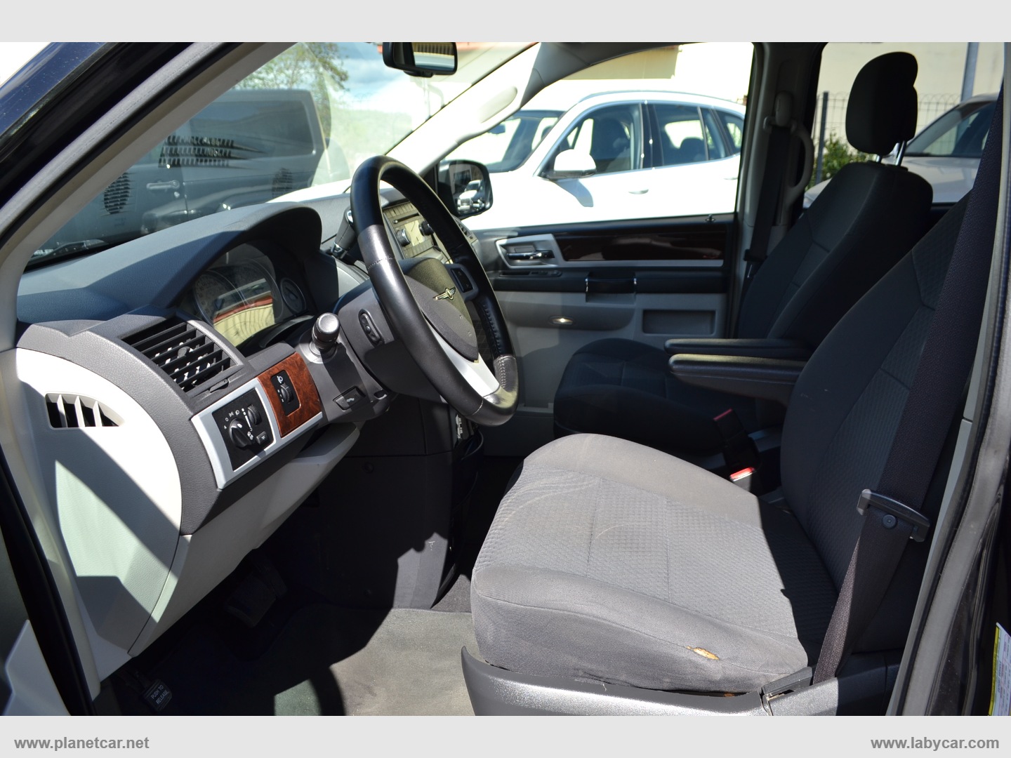 Grand Voyager 2.8 CRD DPF Touring - immagine 8
