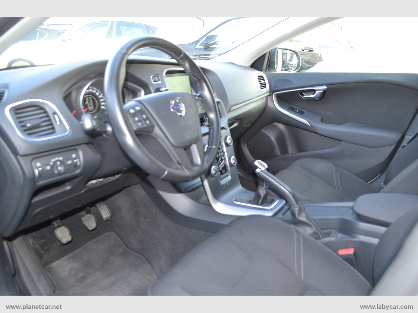 V40 Cross Country D2 Momentum - immagine 8