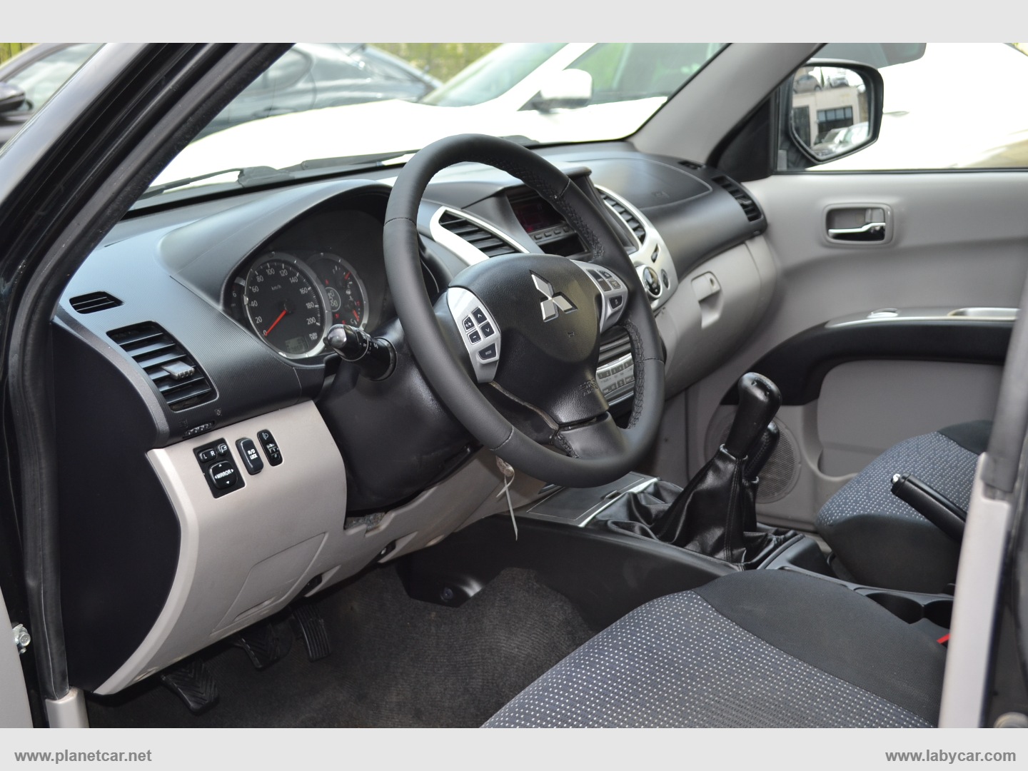 L200 2.5 DI-D DC Invite - immagine 8