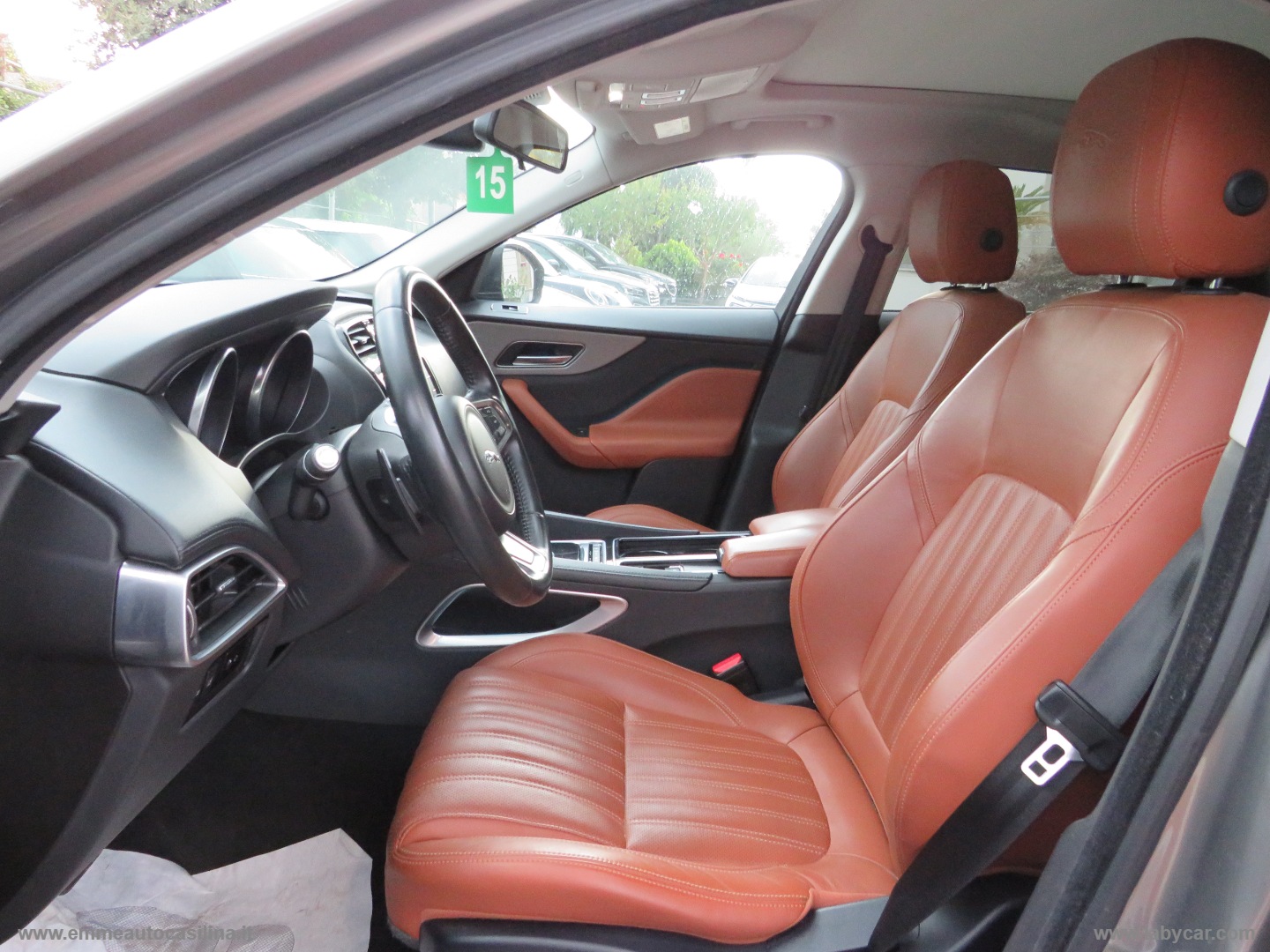 F-Pace 3.0 D V6 300CV AWD aut. Portfolio - immagine 8