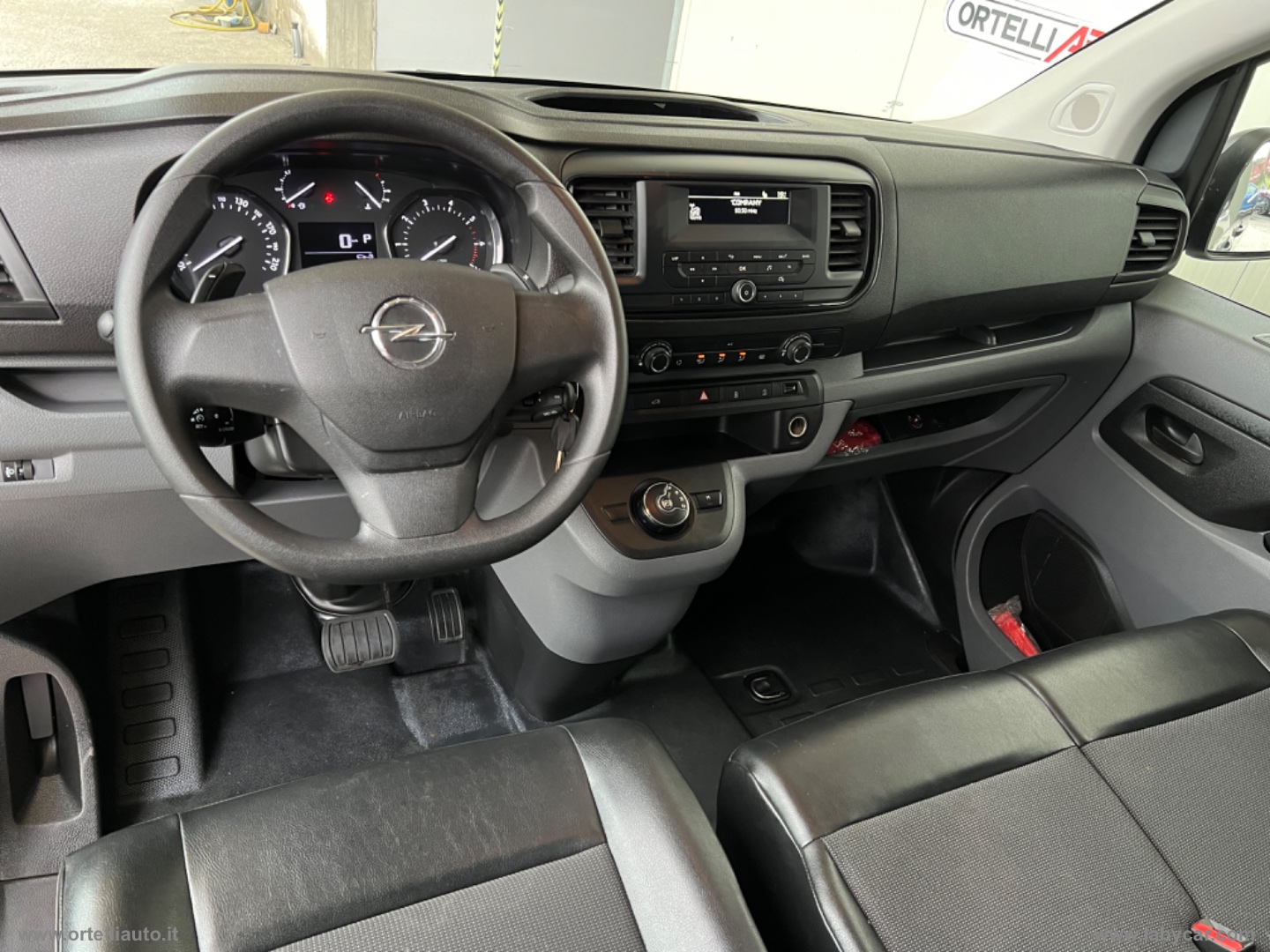 Vivaro 2.0D180S&S AT8 PL-TN M Fur. Enjoy + IVA - immagine 8