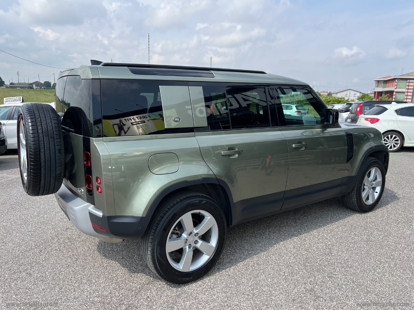 Defender 110 3.0D I6 250 CV AWD Auto SE - immagine 8