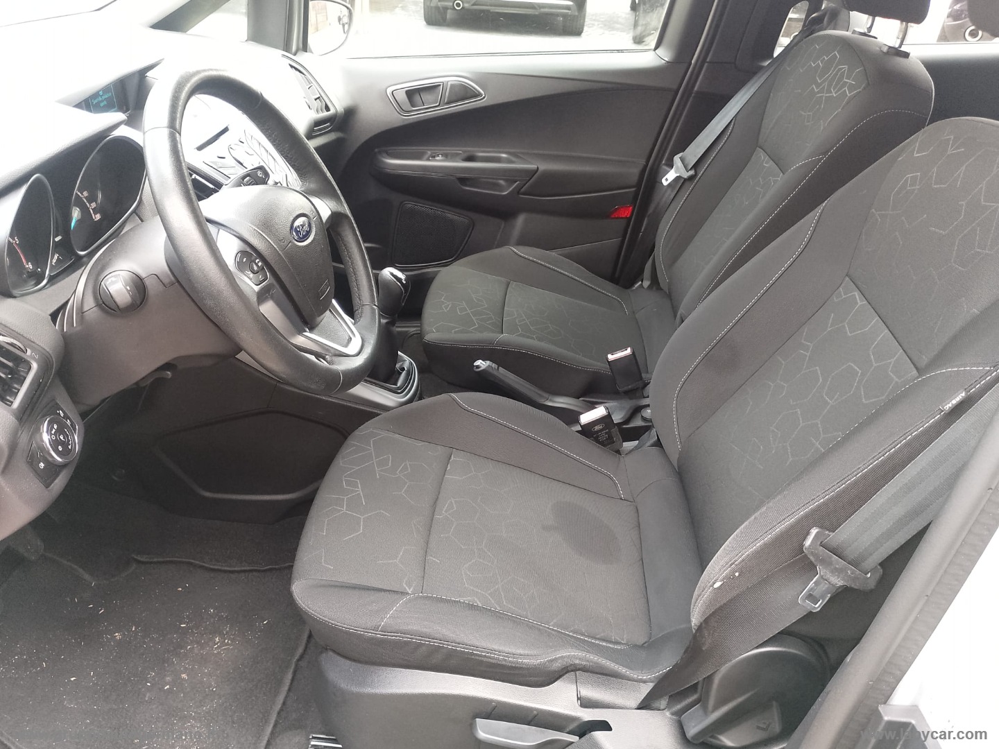 B-Max 1.5 TDCi 75 CV Business Titanium - immagine 8