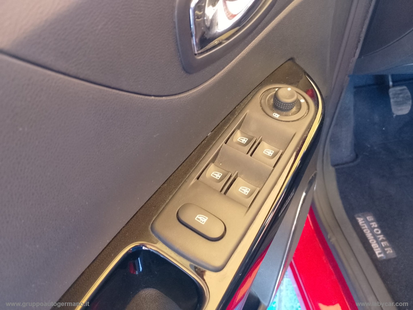 Captur dCi 8V 90 CV EDC Initiale Paris - immagine 8