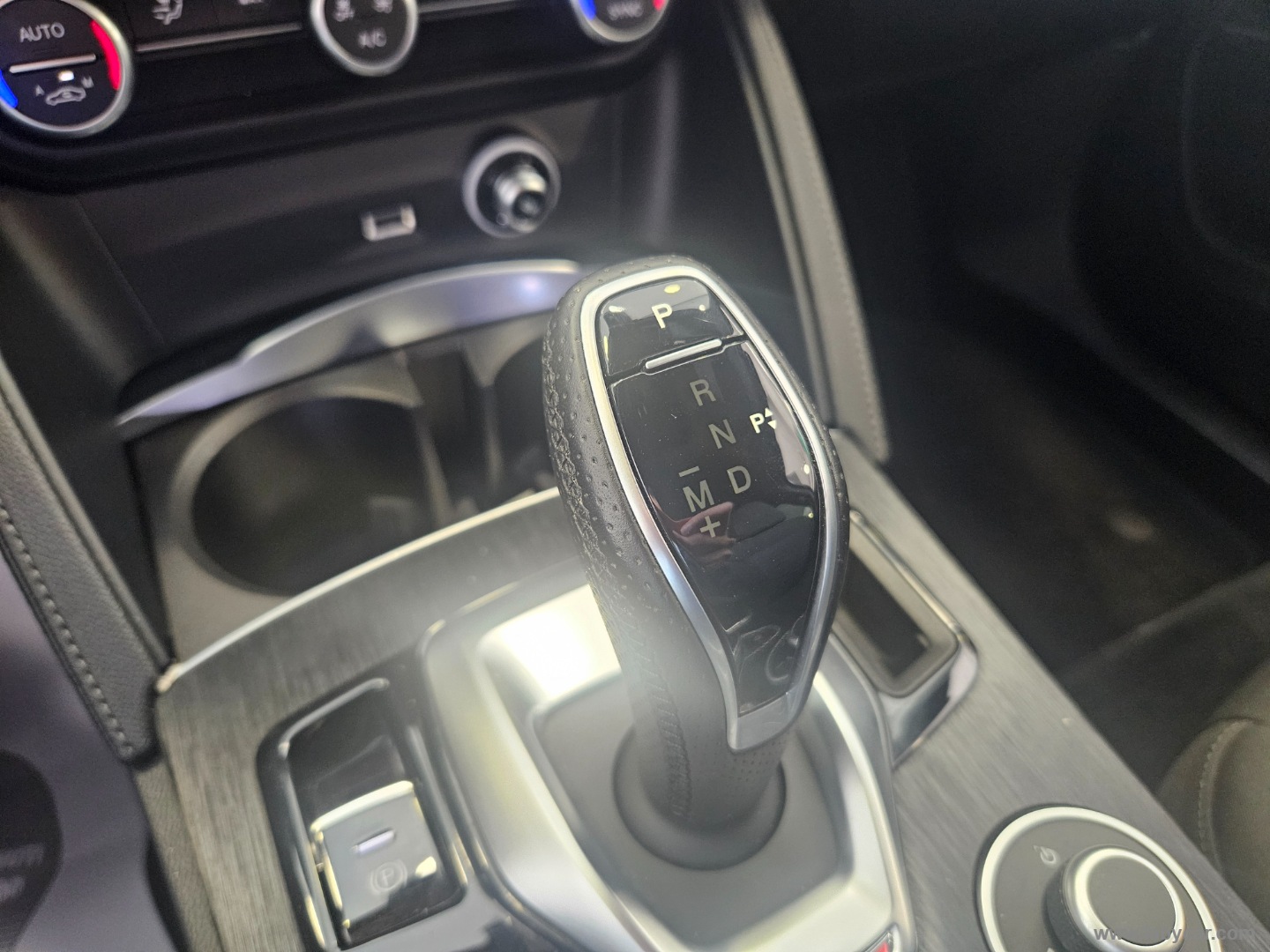 Stelvio 2.2 T.d. 190 CV AT8 Q4 Sup. Bus. - immagine 8